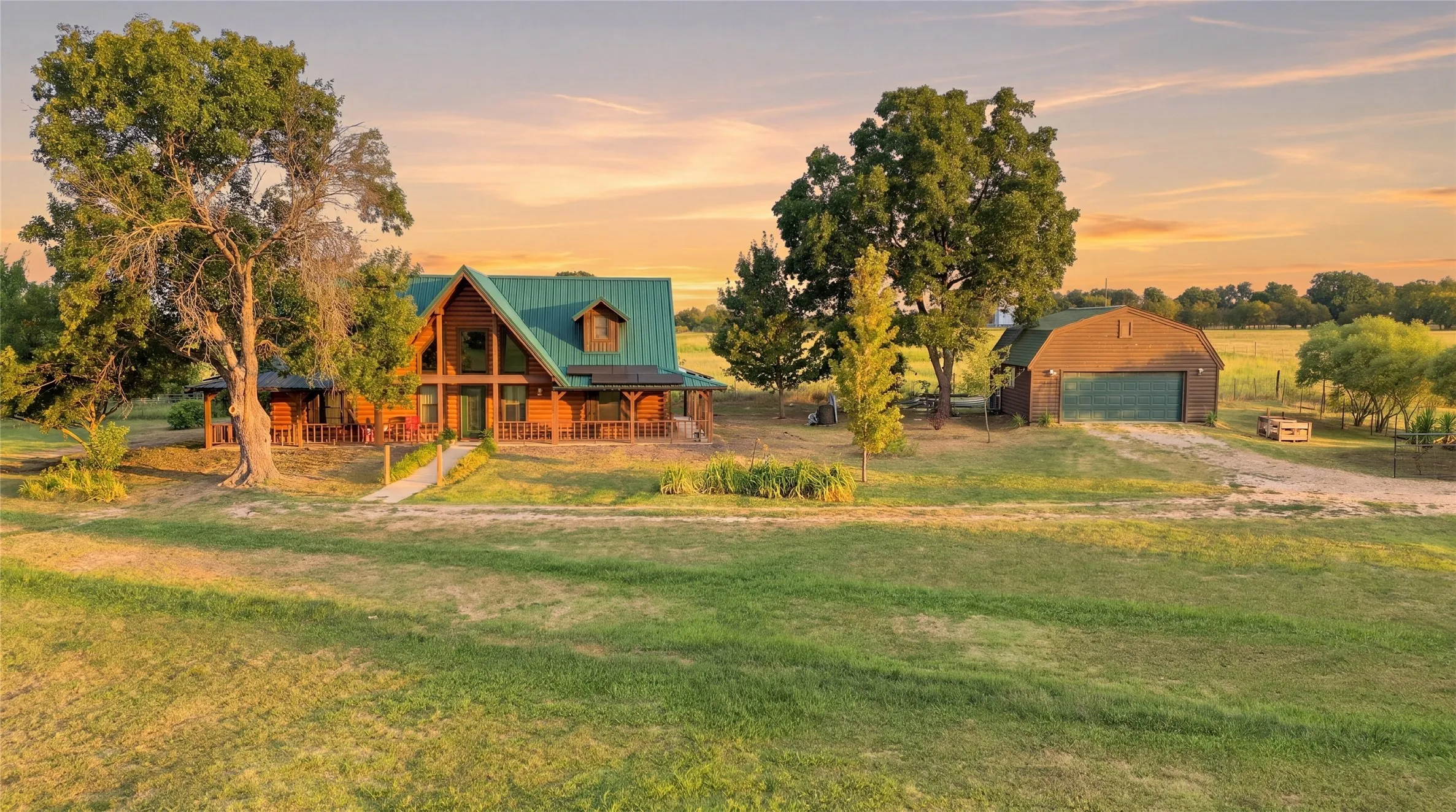 Single Family Residence For Sale in Lamar County , 1956 County Road 27100, Roxton, Texas 75477, 4 Bedroom, 3 Bathroom, 2 Garage spaces, 1,944 Sqft, built in 2011, mls#21370046, Real Estate Agent in Roxton, Homes For Sale in Lamar county, Homes For Sale in Roxton, Realtor in Roxton Texas, Real Estate Brokerage Independent Realty Texas, Luminita Cordes Realtor