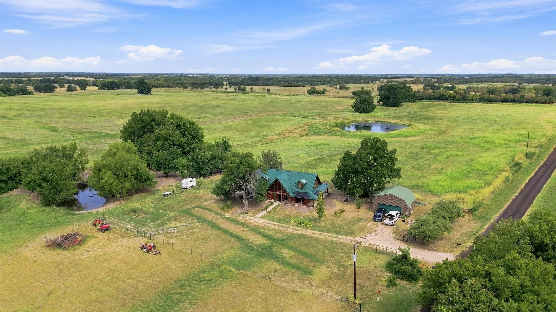 Single Family Residence For Sale in Lamar County , 1956 County Road 27100, Roxton, Texas 75477, 4 Bedroom, 3 Bathroom, 2 Garage spaces, 1,944 Sqft, built in 2011, mls#21370046, Real Estate Agent in Roxton, Homes For Sale in Lamar county, Homes For Sale in Roxton, Realtor in Roxton Texas, Real Estate Brokerage Independent Realty Texas, Luminita Cordes Realtor