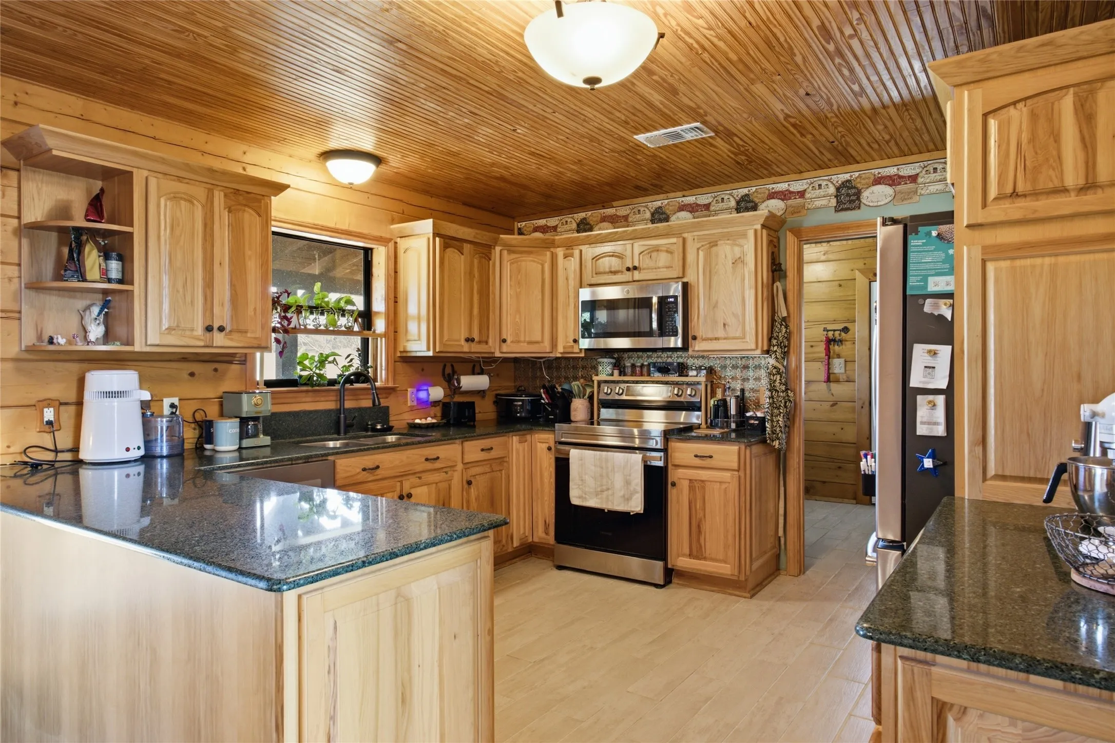 Single Family Residence For Sale in Lamar County , 1956 County Road 27100, Roxton, Texas 75477, 4 Bedroom, 3 Bathroom, 2 Garage spaces, 1,944 Sqft, built in 2011, mls#21370046, Real Estate Agent in Roxton, Homes For Sale in Lamar county, Homes For Sale in Roxton, Realtor in Roxton Texas, Real Estate Brokerage Independent Realty Texas, Luminita Cordes Realtor