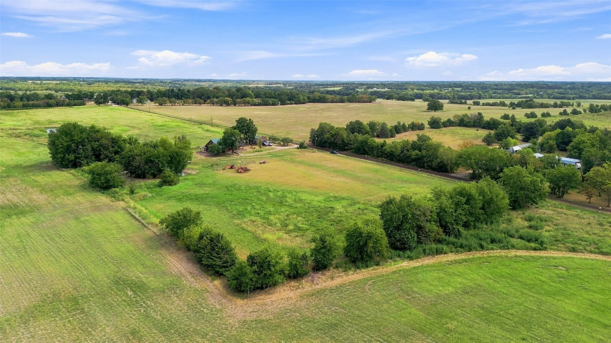 Single Family Residence For Sale in Lamar County , 1956 County Road 27100, Roxton, Texas 75477, 4 Bedroom, 3 Bathroom, 2 Garage spaces, 1,944 Sqft, built in 2011, mls#21370046, Real Estate Agent in Roxton, Homes For Sale in Lamar county, Homes For Sale in Roxton, Realtor in Roxton Texas, Real Estate Brokerage Independent Realty Texas, Luminita Cordes Realtor