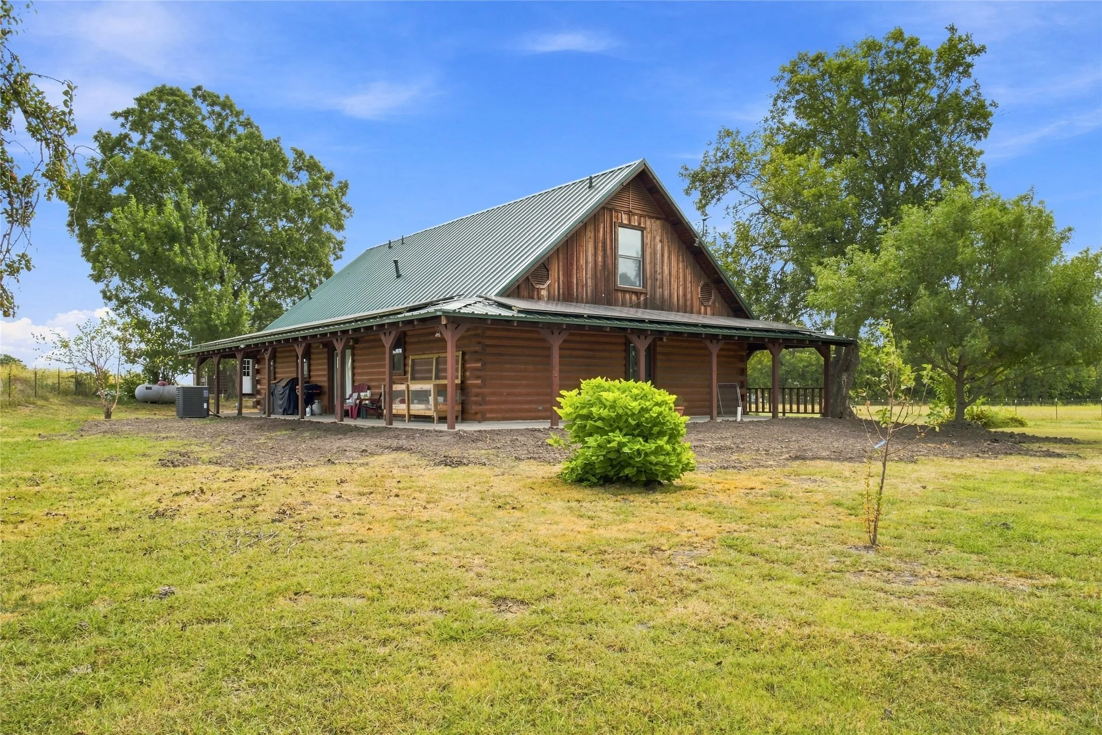 Single Family Residence For Sale in Lamar County , 1956 County Road 27100, Roxton, Texas 75477, 4 Bedroom, 3 Bathroom, 2 Garage spaces, 1,944 Sqft, built in 2011, mls#21370046, Real Estate Agent in Roxton, Homes For Sale in Lamar county, Homes For Sale in Roxton, Realtor in Roxton Texas, Real Estate Brokerage Independent Realty Texas, Luminita Cordes Realtor