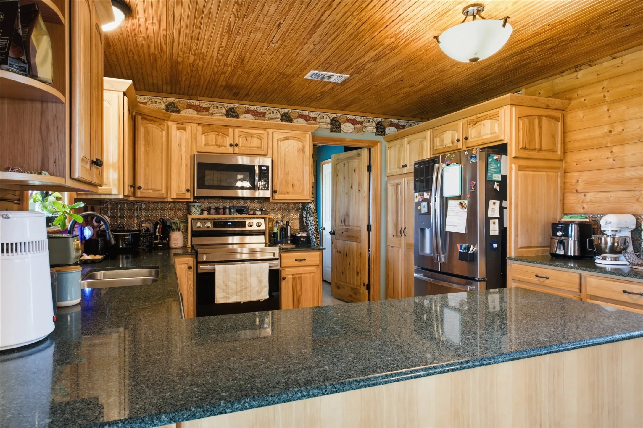 Single Family Residence For Sale in Lamar County , 1956 County Road 27100, Roxton, Texas 75477, 4 Bedroom, 3 Bathroom, 2 Garage spaces, 1,944 Sqft, built in 2011, mls#21370046, Real Estate Agent in Roxton, Homes For Sale in Lamar county, Homes For Sale in Roxton, Realtor in Roxton Texas, Real Estate Brokerage Independent Realty Texas, Luminita Cordes Realtor