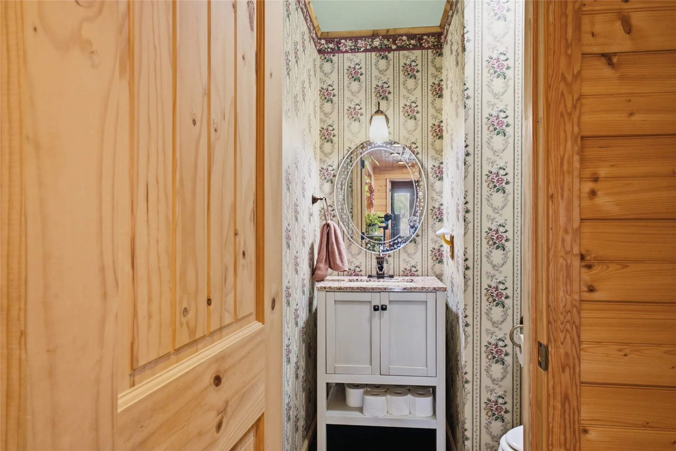 Single Family Residence For Sale in Lamar County , 1956 County Road 27100, Roxton, Texas 75477, 4 Bedroom, 3 Bathroom, 2 Garage spaces, 1,944 Sqft, built in 2011, mls#21370046, Real Estate Agent in Roxton, Homes For Sale in Lamar county, Homes For Sale in Roxton, Realtor in Roxton Texas, Real Estate Brokerage Independent Realty Texas, Luminita Cordes Realtor