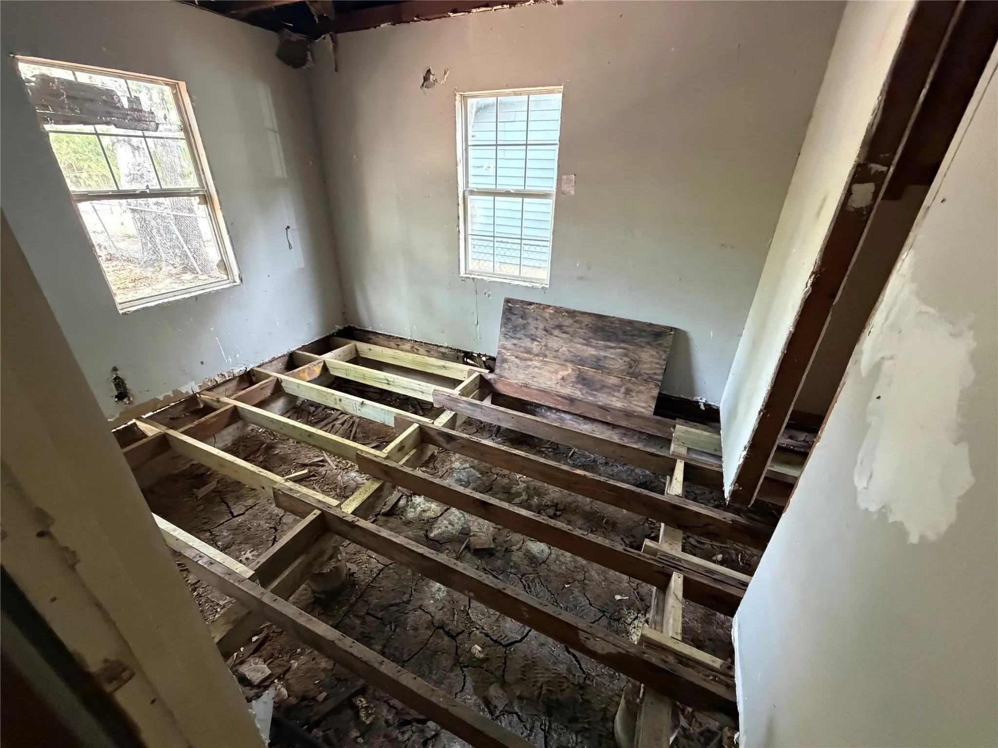 Single Family Residence For Sale in Grayson County , 327 W Hester Street, Sherman, Texas 75090, 3 Bedroom, 2 Bathroom, 1 Garage spaces, 1,280 Sqft, built in 1950, mls#21370563, Real Estate Agent in Sherman, Homes For Sale in Grayson county, Homes For Sale in Sherman, Realtor in Sherman Texas, Real Estate Brokerage Independent Realty Texas, Luminita Cordes Realtor