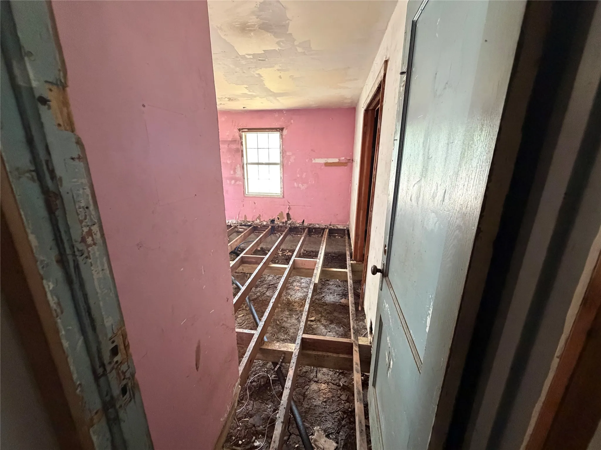 Single Family Residence For Sale in Grayson County , 327 W Hester Street, Sherman, Texas 75090, 3 Bedroom, 2 Bathroom, 1 Garage spaces, 1,280 Sqft, built in 1950, mls#21370563, Real Estate Agent in Sherman, Homes For Sale in Grayson county, Homes For Sale in Sherman, Realtor in Sherman Texas, Real Estate Brokerage Independent Realty Texas, Luminita Cordes Realtor