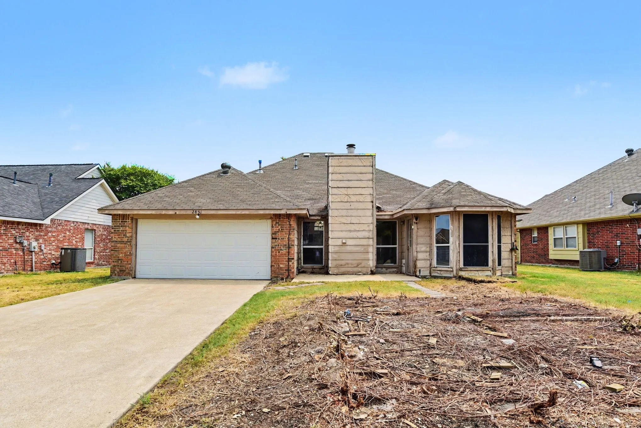 Single Family Residence For Sale in Rockwall County , 2851 Hampshire Lane, Rockwall, Texas 75032, 4 Bedroom, 2 Bathroom, 2 Garage spaces, 1,751 Sqft, built in 2000, mls#21367595, Real Estate Agent in Rockwall, Homes For Sale in Rockwall county, Homes For Sale in Rockwall, Realtor in Rockwall Texas, Real Estate Brokerage Independent Realty Texas, Luminita Cordes Realtor