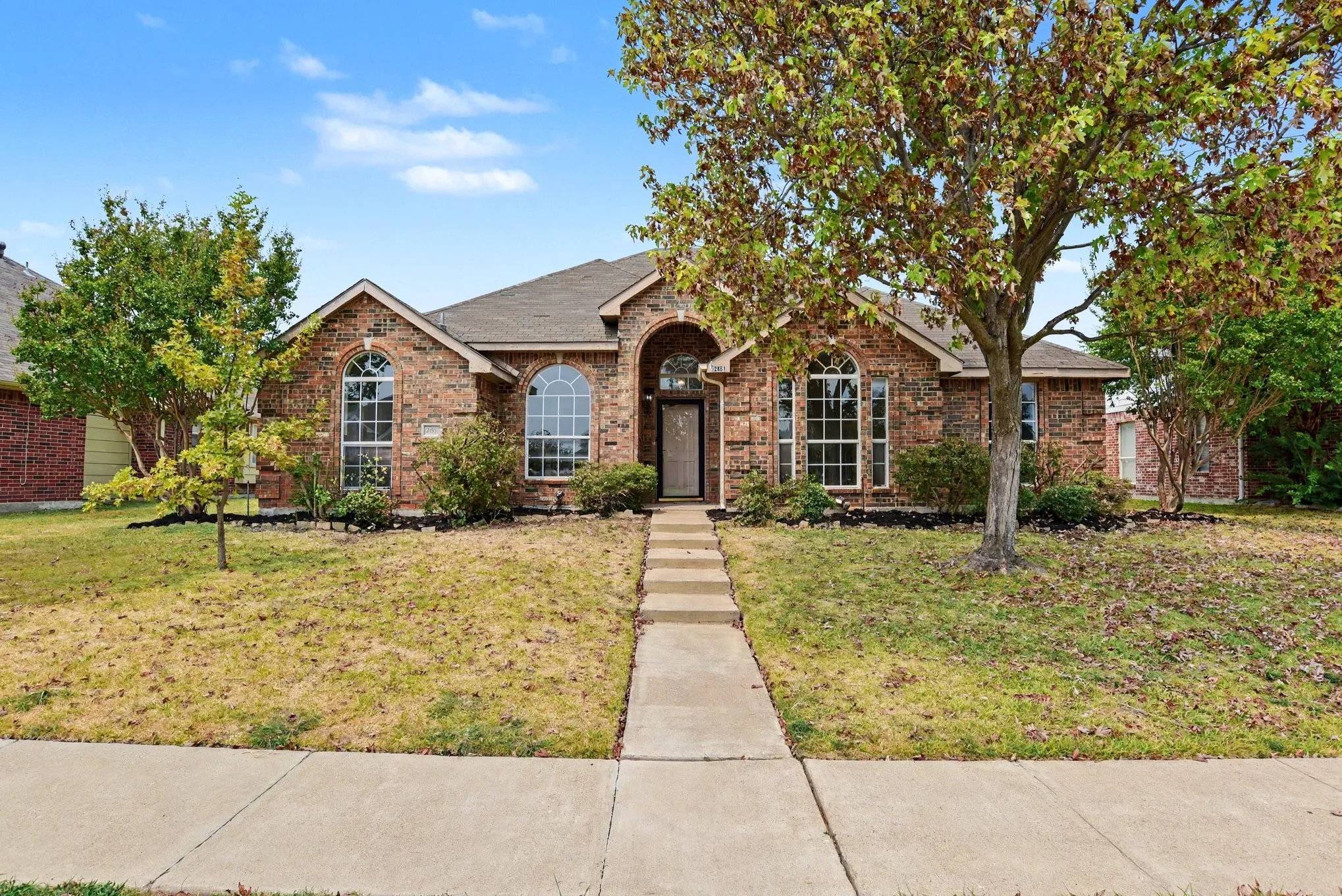 Single Family Residence For Sale in Rockwall County , 2851 Hampshire Lane, Rockwall, Texas 75032, 4 Bedroom, 2 Bathroom, 2 Garage spaces, 1,751 Sqft, built in 2000, mls#21367595, Real Estate Agent in Rockwall, Homes For Sale in Rockwall county, Homes For Sale in Rockwall, Realtor in Rockwall Texas, Real Estate Brokerage Independent Realty Texas, Luminita Cordes Realtor