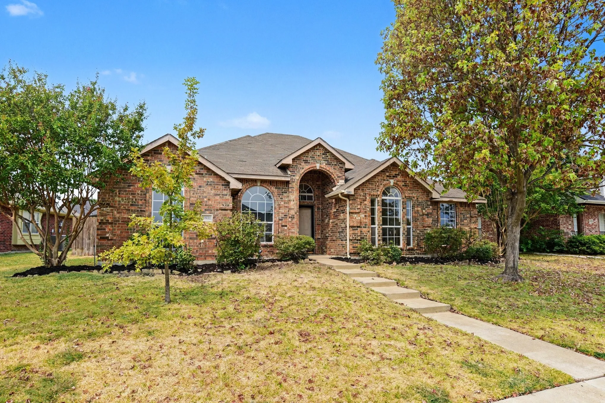 Single Family Residence For Sale in Rockwall County , 2851 Hampshire Lane, Rockwall, Texas 75032, 4 Bedroom, 2 Bathroom, 2 Garage spaces, 1,751 Sqft, built in 2000, mls#21367595, Real Estate Agent in Rockwall, Homes For Sale in Rockwall county, Homes For Sale in Rockwall, Realtor in Rockwall Texas, Real Estate Brokerage Independent Realty Texas, Luminita Cordes Realtor