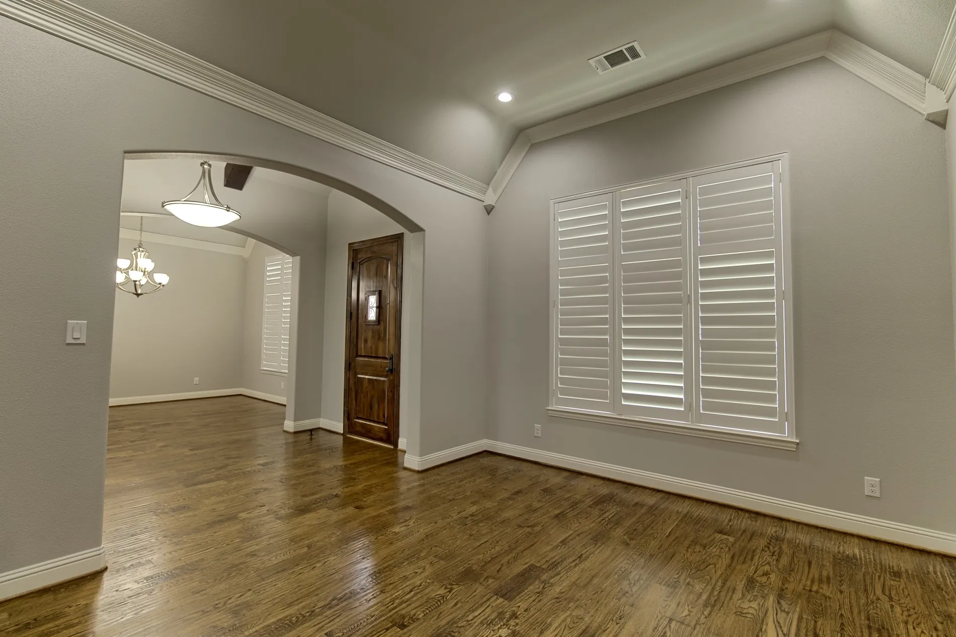 Single Family Residence For Rent in Kaufman County , 16661 Valley View, Forney, Texas 75126, 5 Bedroom, 5 Bathroom, 3 Garage spaces, 4,930 Sqft, built in 2018, mls#21369171, Real Estate Agent in Forney, Homes For Rent in Kaufman county, Homes For Rent in Forney, Realtor in Forney Texas, Real Estate Brokerage Independent Realty Texas, Luminita Cordes Realtor