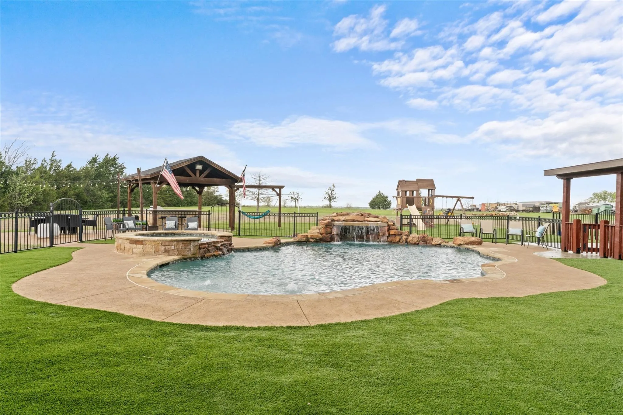 Single Family Residence For Rent in Kaufman County , 16661 Valley View, Forney, Texas 75126, 5 Bedroom, 5 Bathroom, 3 Garage spaces, 4,930 Sqft, built in 2018, mls#21369171, Real Estate Agent in Forney, Homes For Rent in Kaufman county, Homes For Rent in Forney, Realtor in Forney Texas, Real Estate Brokerage Independent Realty Texas, Luminita Cordes Realtor
