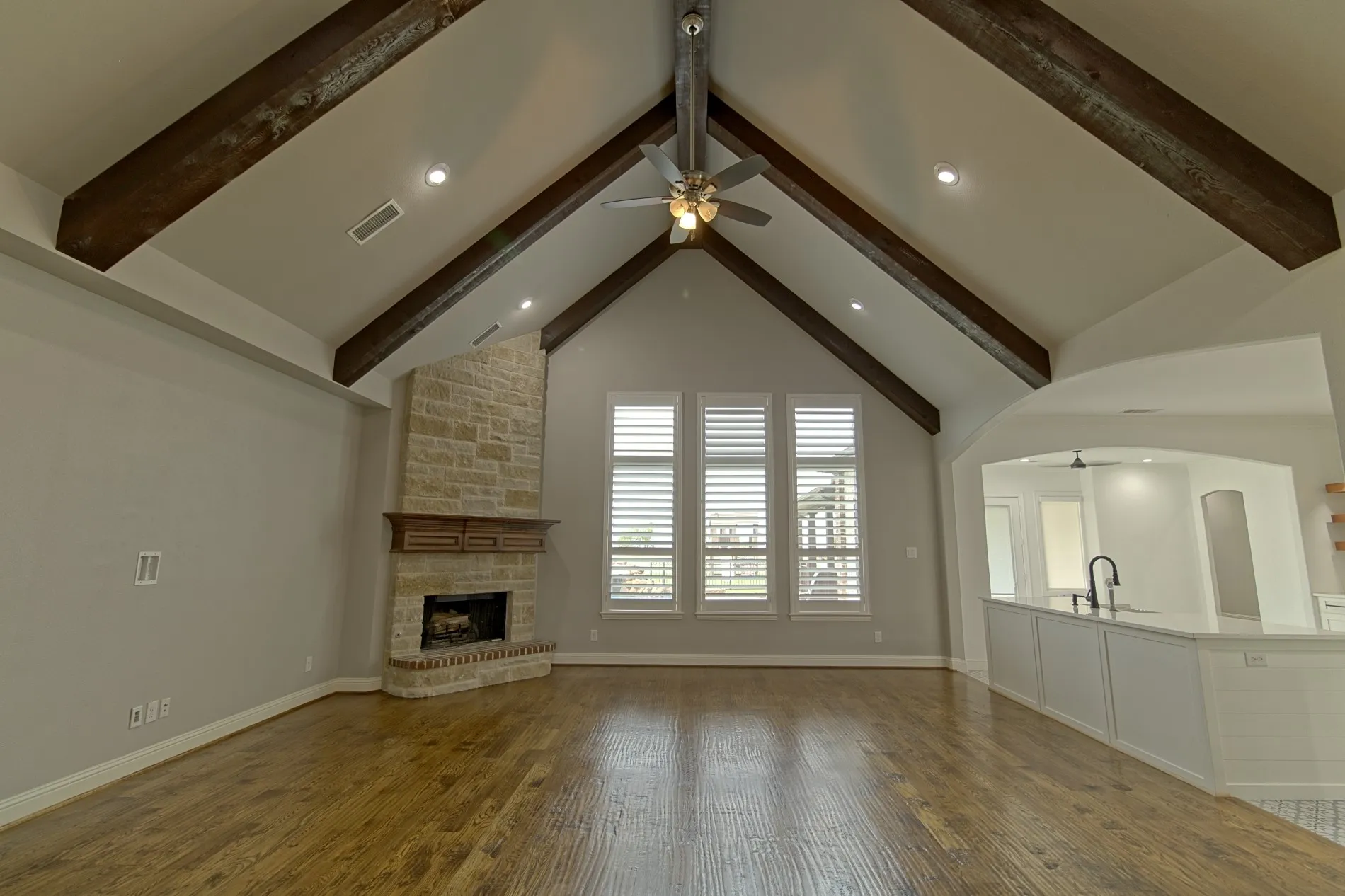 Single Family Residence For Rent in Kaufman County , 16661 Valley View, Forney, Texas 75126, 5 Bedroom, 5 Bathroom, 3 Garage spaces, 4,930 Sqft, built in 2018, mls#21369171, Real Estate Agent in Forney, Homes For Rent in Kaufman county, Homes For Rent in Forney, Realtor in Forney Texas, Real Estate Brokerage Independent Realty Texas, Luminita Cordes Realtor