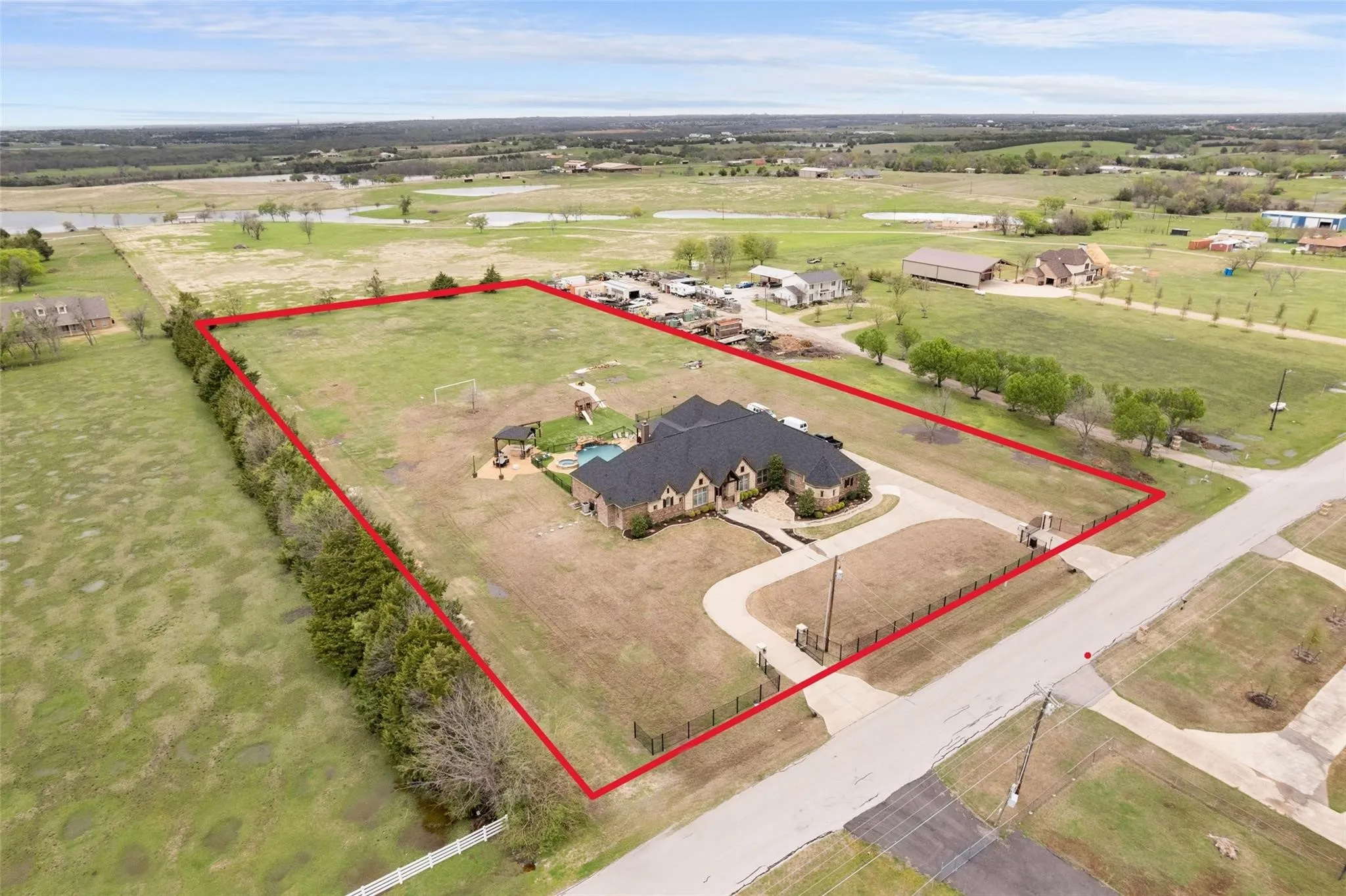 Single Family Residence For Rent in Kaufman County , 16661 Valley View, Forney, Texas 75126, 5 Bedroom, 5 Bathroom, 3 Garage spaces, 4,930 Sqft, built in 2018, mls#21369171, Real Estate Agent in Forney, Homes For Rent in Kaufman county, Homes For Rent in Forney, Realtor in Forney Texas, Real Estate Brokerage Independent Realty Texas, Luminita Cordes Realtor