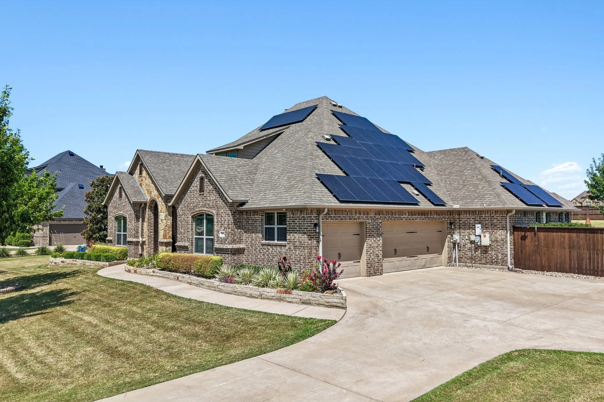 Single Family Residence For Sale in Ellis County , 620 Cross Creek Drive, Waxahachie, Texas 75167, 4 Bedroom, 3 Bathroom, 3 Garage spaces, 2,937 Sqft, built in 2017, mls#21369285, Real Estate Agent in Waxahachie, Homes For Sale in Ellis county, Homes For Sale in Waxahachie, Realtor in Waxahachie Texas, Real Estate Brokerage Independent Realty Texas, Luminita Cordes Realtor