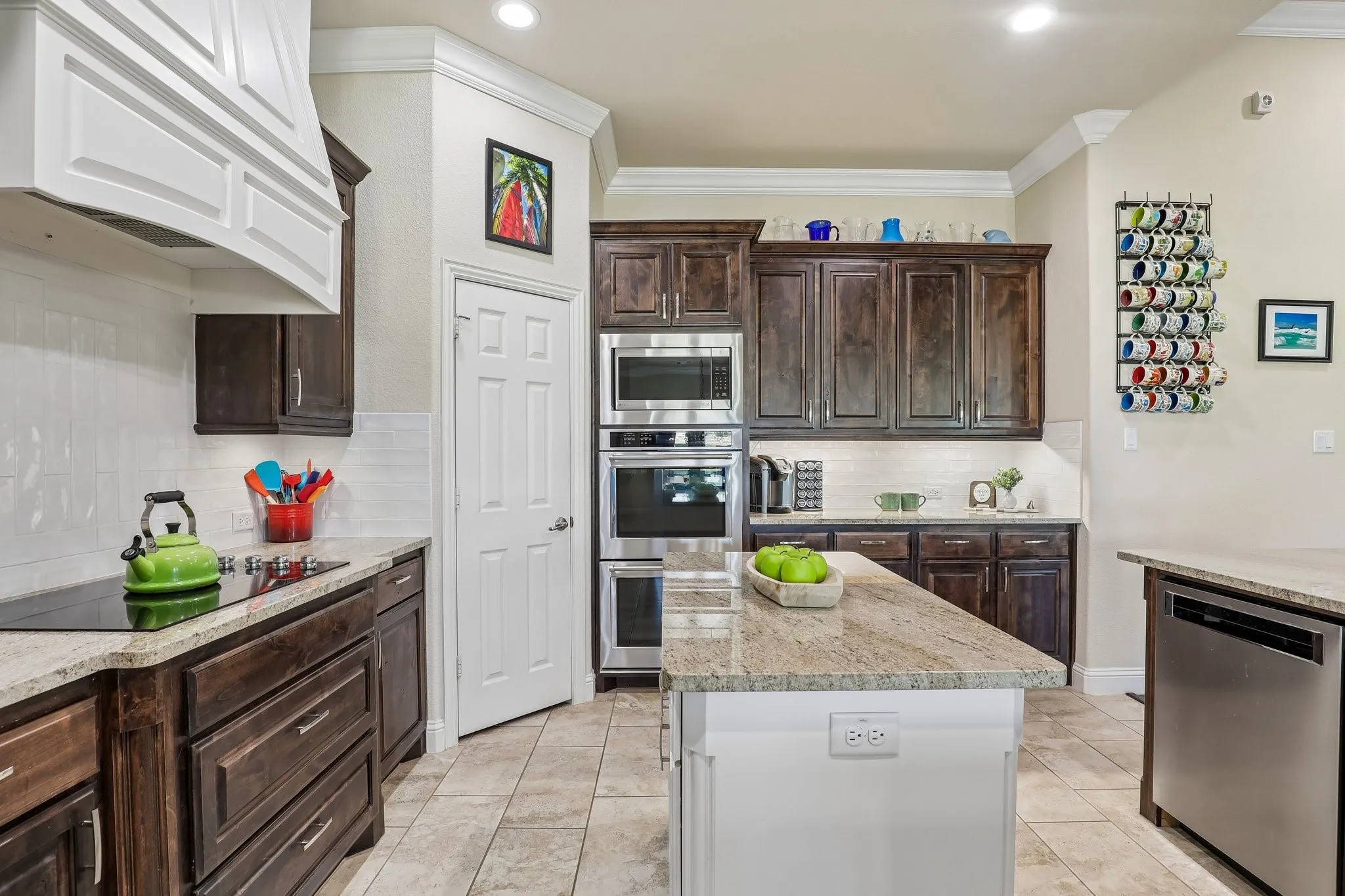 Single Family Residence For Sale in Ellis County , 620 Cross Creek Drive, Waxahachie, Texas 75167, 4 Bedroom, 3 Bathroom, 3 Garage spaces, 2,937 Sqft, built in 2017, mls#21369285, Real Estate Agent in Waxahachie, Homes For Sale in Ellis county, Homes For Sale in Waxahachie, Realtor in Waxahachie Texas, Real Estate Brokerage Independent Realty Texas, Luminita Cordes Realtor