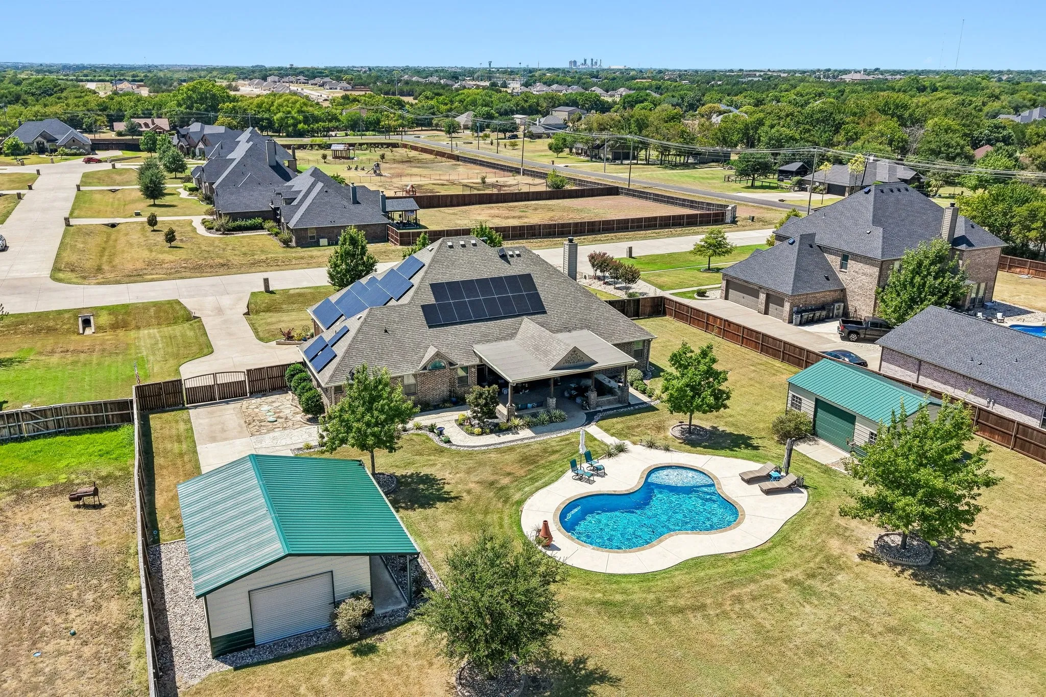 Single Family Residence For Sale in Ellis County , 620 Cross Creek Drive, Waxahachie, Texas 75167, 4 Bedroom, 3 Bathroom, 3 Garage spaces, 2,937 Sqft, built in 2017, mls#21369285, Real Estate Agent in Waxahachie, Homes For Sale in Ellis county, Homes For Sale in Waxahachie, Realtor in Waxahachie Texas, Real Estate Brokerage Independent Realty Texas, Luminita Cordes Realtor