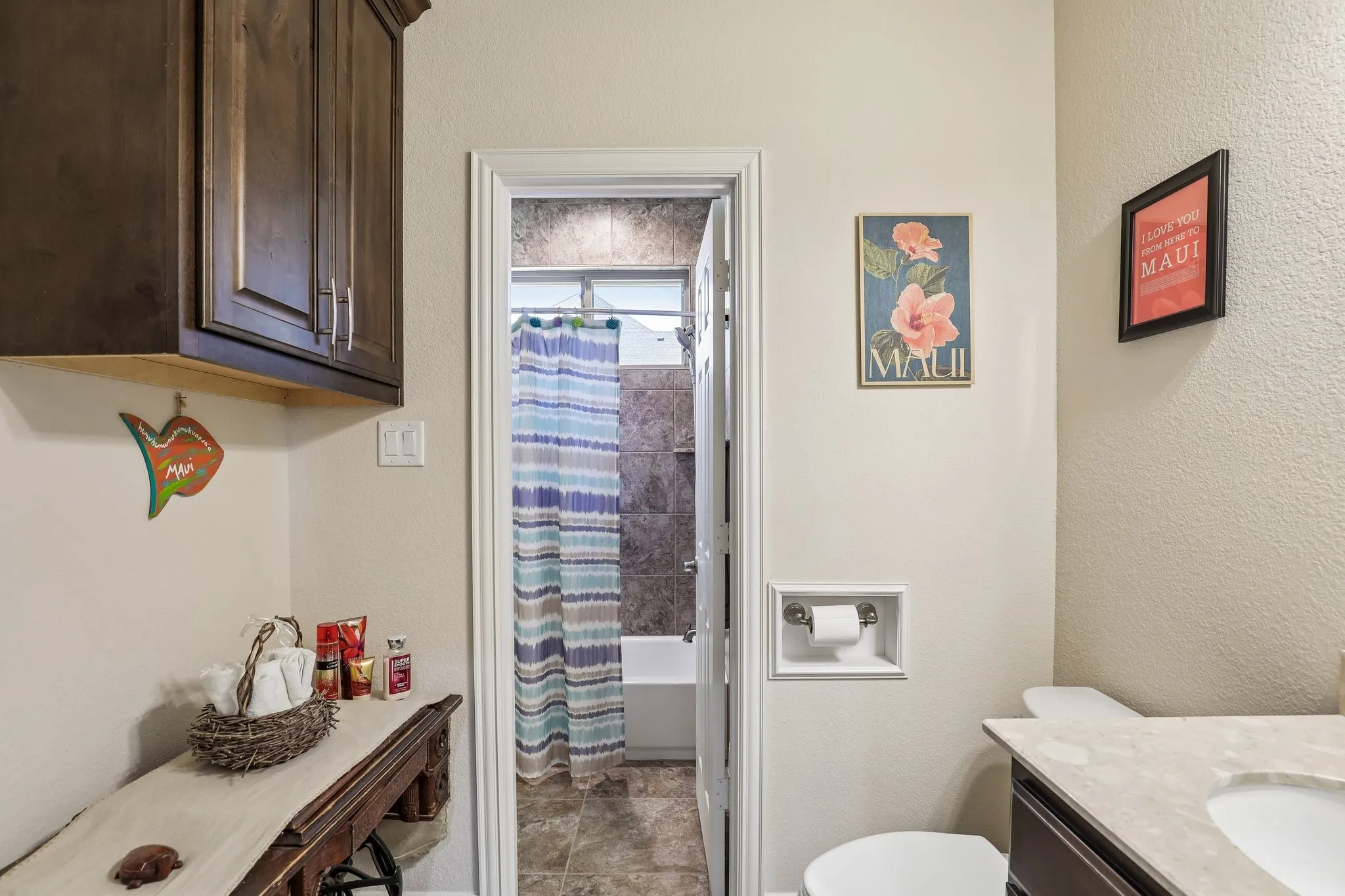 Single Family Residence For Sale in Ellis County , 620 Cross Creek Drive, Waxahachie, Texas 75167, 4 Bedroom, 3 Bathroom, 3 Garage spaces, 2,937 Sqft, built in 2017, mls#21369285, Real Estate Agent in Waxahachie, Homes For Sale in Ellis county, Homes For Sale in Waxahachie, Realtor in Waxahachie Texas, Real Estate Brokerage Independent Realty Texas, Luminita Cordes Realtor