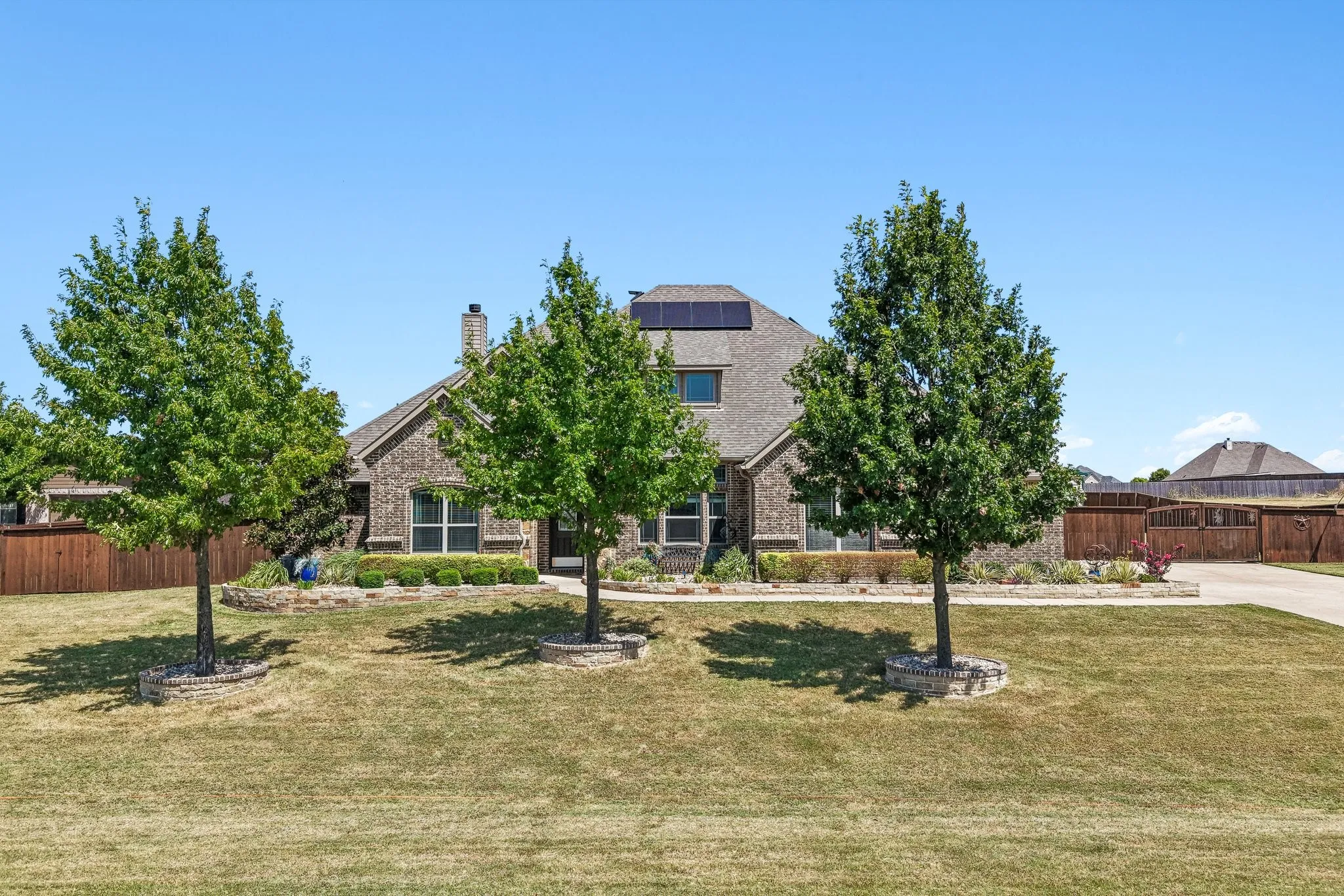 Single Family Residence For Sale in Ellis County , 620 Cross Creek Drive, Waxahachie, Texas 75167, 4 Bedroom, 3 Bathroom, 3 Garage spaces, 2,937 Sqft, built in 2017, mls#21369285, Real Estate Agent in Waxahachie, Homes For Sale in Ellis county, Homes For Sale in Waxahachie, Realtor in Waxahachie Texas, Real Estate Brokerage Independent Realty Texas, Luminita Cordes Realtor