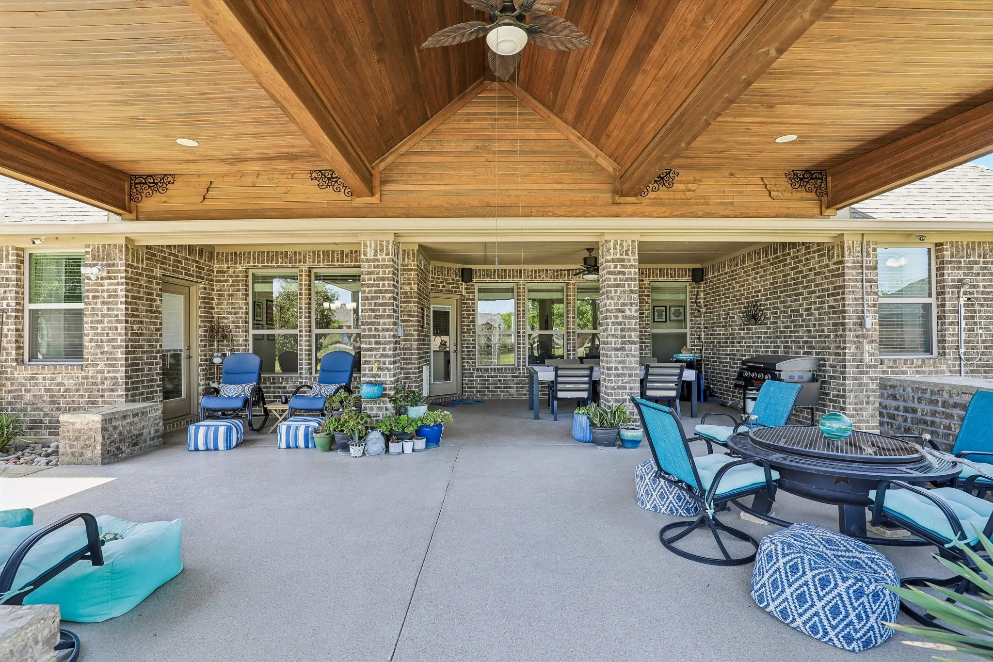 Single Family Residence For Sale in Ellis County , 620 Cross Creek Drive, Waxahachie, Texas 75167, 4 Bedroom, 3 Bathroom, 3 Garage spaces, 2,937 Sqft, built in 2017, mls#21369285, Real Estate Agent in Waxahachie, Homes For Sale in Ellis county, Homes For Sale in Waxahachie, Realtor in Waxahachie Texas, Real Estate Brokerage Independent Realty Texas, Luminita Cordes Realtor