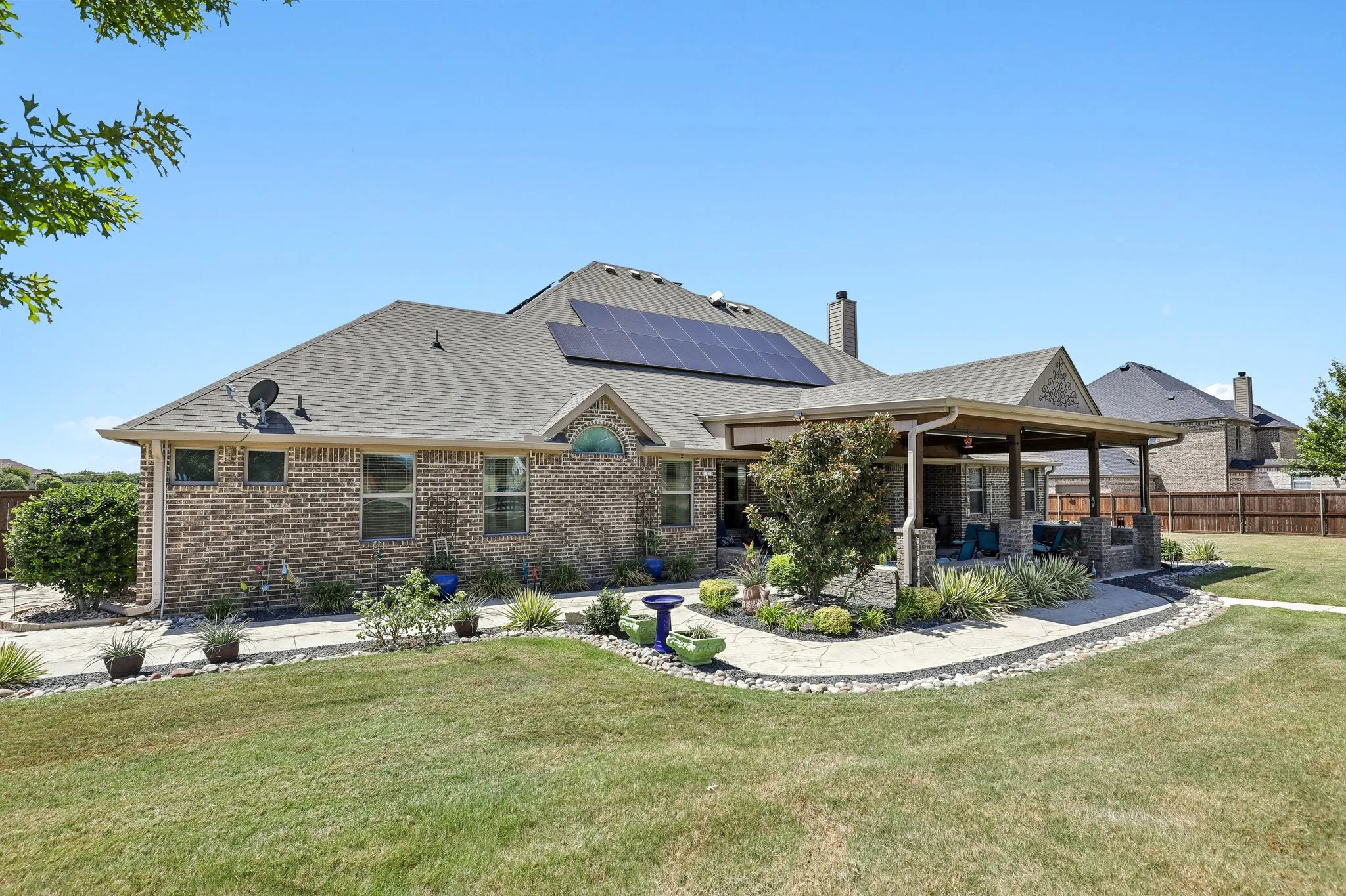 Single Family Residence For Sale in Ellis County , 620 Cross Creek Drive, Waxahachie, Texas 75167, 4 Bedroom, 3 Bathroom, 3 Garage spaces, 2,937 Sqft, built in 2017, mls#21369285, Real Estate Agent in Waxahachie, Homes For Sale in Ellis county, Homes For Sale in Waxahachie, Realtor in Waxahachie Texas, Real Estate Brokerage Independent Realty Texas, Luminita Cordes Realtor