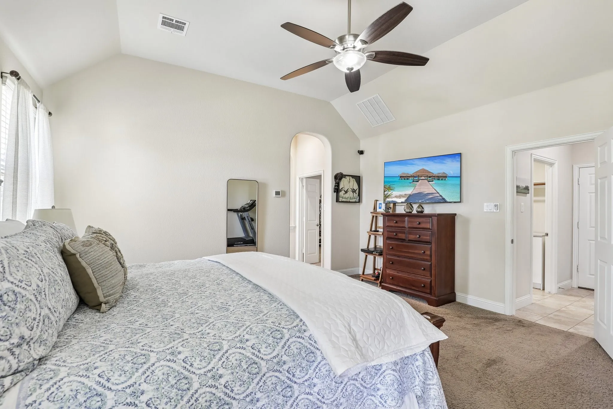 Single Family Residence For Sale in Ellis County , 620 Cross Creek Drive, Waxahachie, Texas 75167, 4 Bedroom, 3 Bathroom, 3 Garage spaces, 2,937 Sqft, built in 2017, mls#21369285, Real Estate Agent in Waxahachie, Homes For Sale in Ellis county, Homes For Sale in Waxahachie, Realtor in Waxahachie Texas, Real Estate Brokerage Independent Realty Texas, Luminita Cordes Realtor