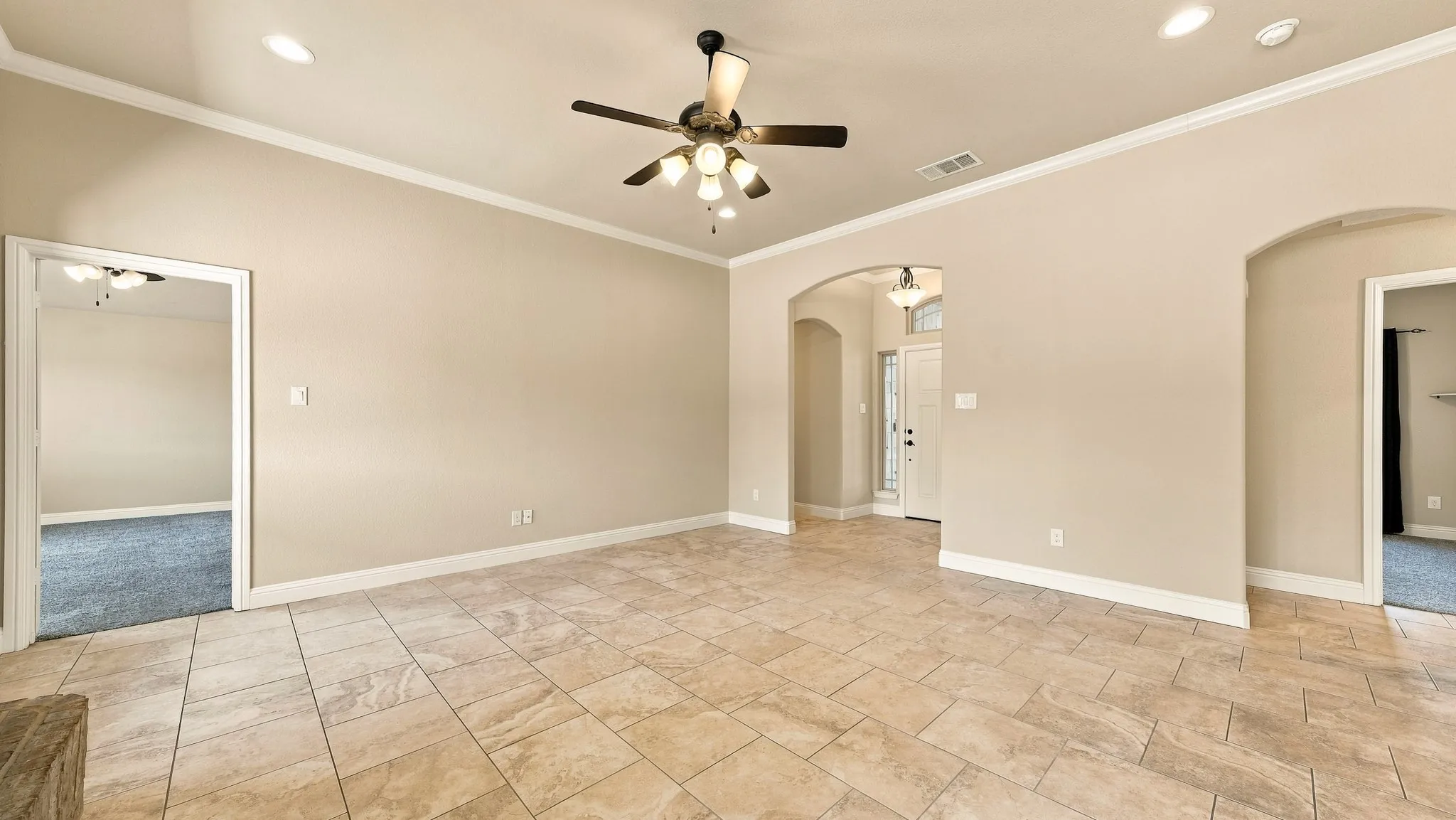 Single Family Residence For Sale in Parker County , 1813 Town Creek Circle, Weatherford, Texas 76086, 3 Bedroom, 3 Bathroom, 2 Garage spaces, 1,463 Sqft, built in 2017, mls#21368094, Real Estate Agent in Weatherford, Homes For Sale in Parker county, Homes For Sale in Weatherford, Realtor in Weatherford Texas, Real Estate Brokerage Independent Realty Texas, Luminita Cordes Realtor