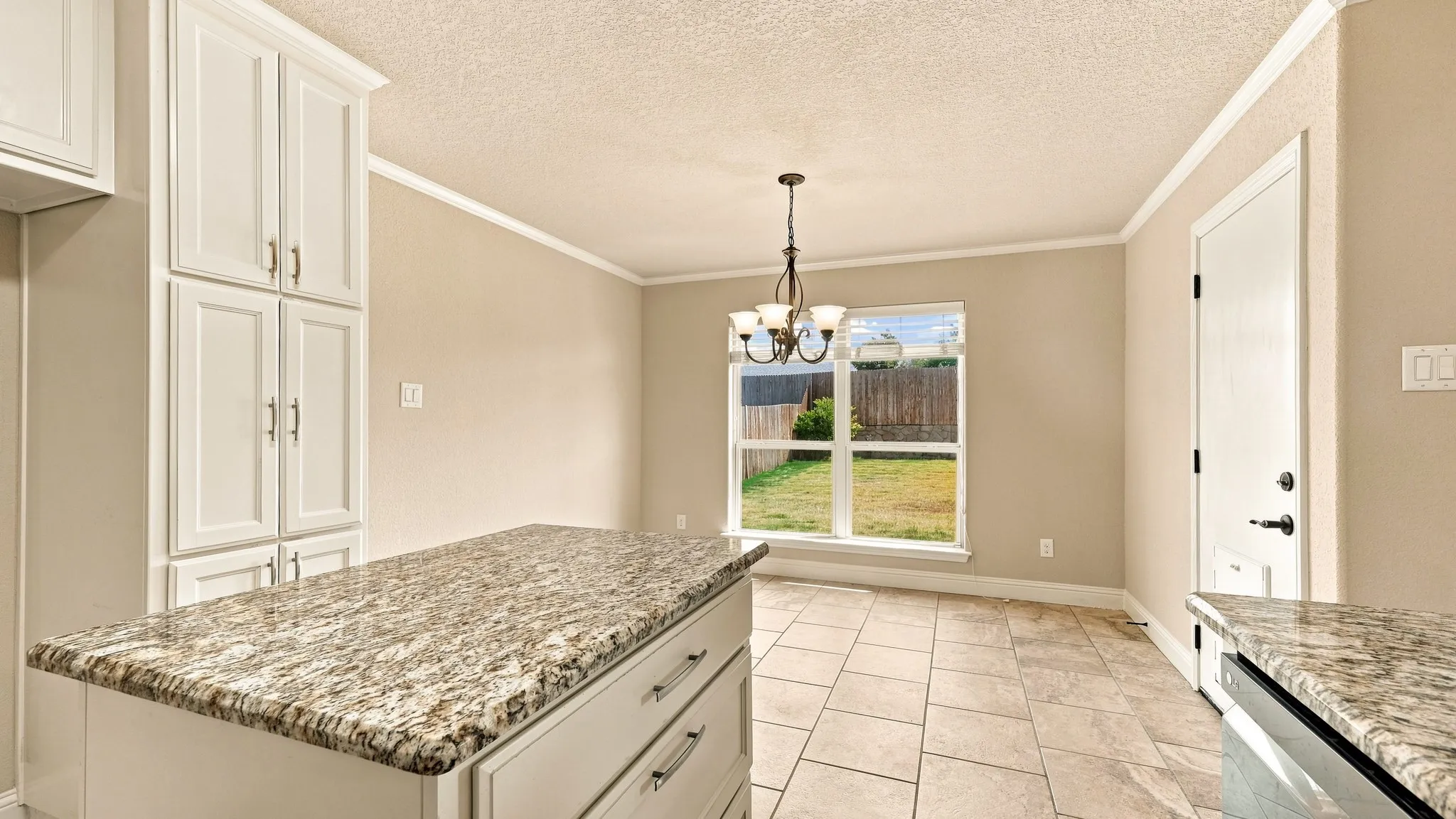 Single Family Residence For Sale in Parker County , 1813 Town Creek Circle, Weatherford, Texas 76086, 3 Bedroom, 3 Bathroom, 2 Garage spaces, 1,463 Sqft, built in 2017, mls#21368094, Real Estate Agent in Weatherford, Homes For Sale in Parker county, Homes For Sale in Weatherford, Realtor in Weatherford Texas, Real Estate Brokerage Independent Realty Texas, Luminita Cordes Realtor