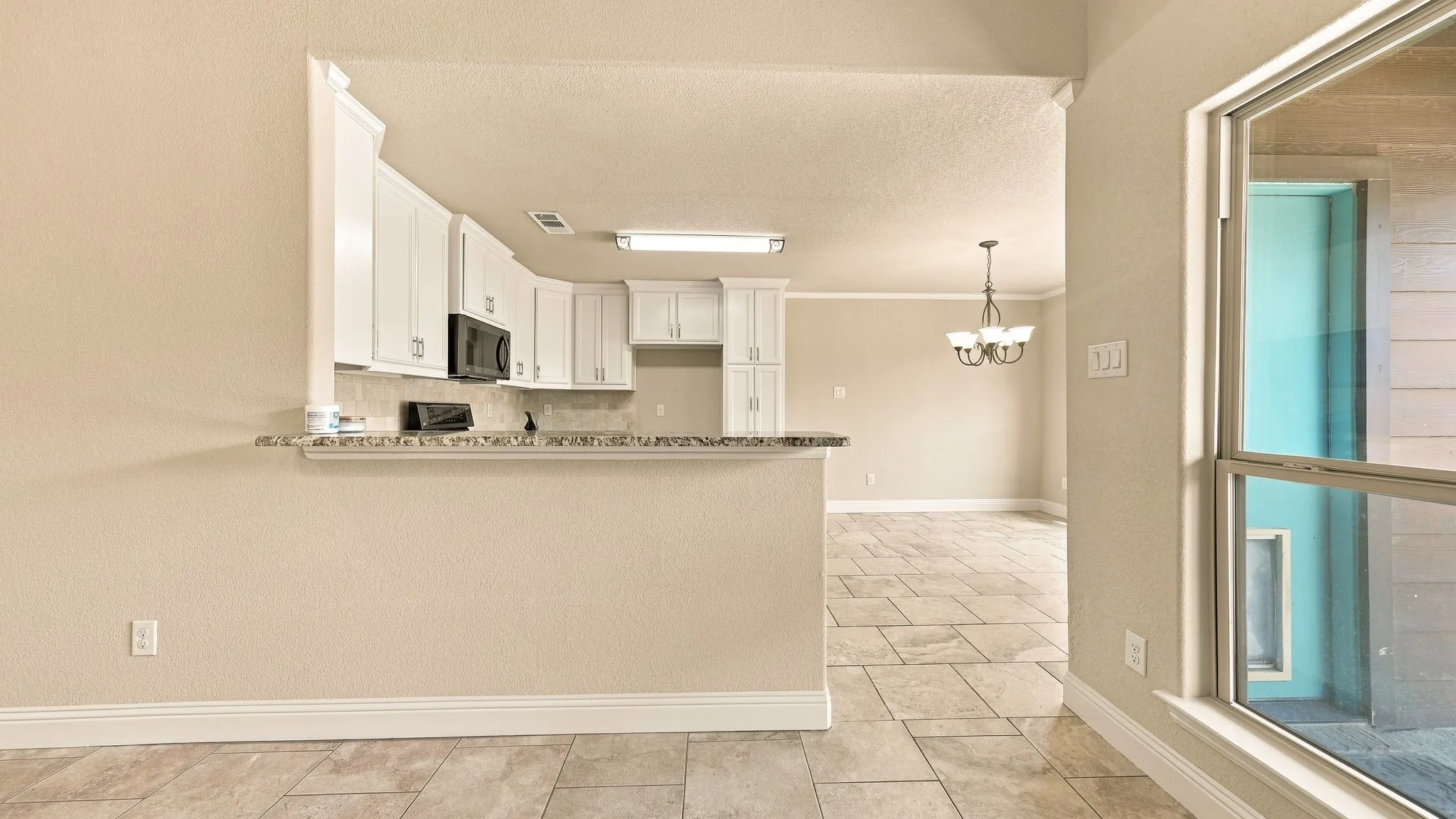 Single Family Residence For Sale in Parker County , 1813 Town Creek Circle, Weatherford, Texas 76086, 3 Bedroom, 3 Bathroom, 2 Garage spaces, 1,463 Sqft, built in 2017, mls#21368094, Real Estate Agent in Weatherford, Homes For Sale in Parker county, Homes For Sale in Weatherford, Realtor in Weatherford Texas, Real Estate Brokerage Independent Realty Texas, Luminita Cordes Realtor