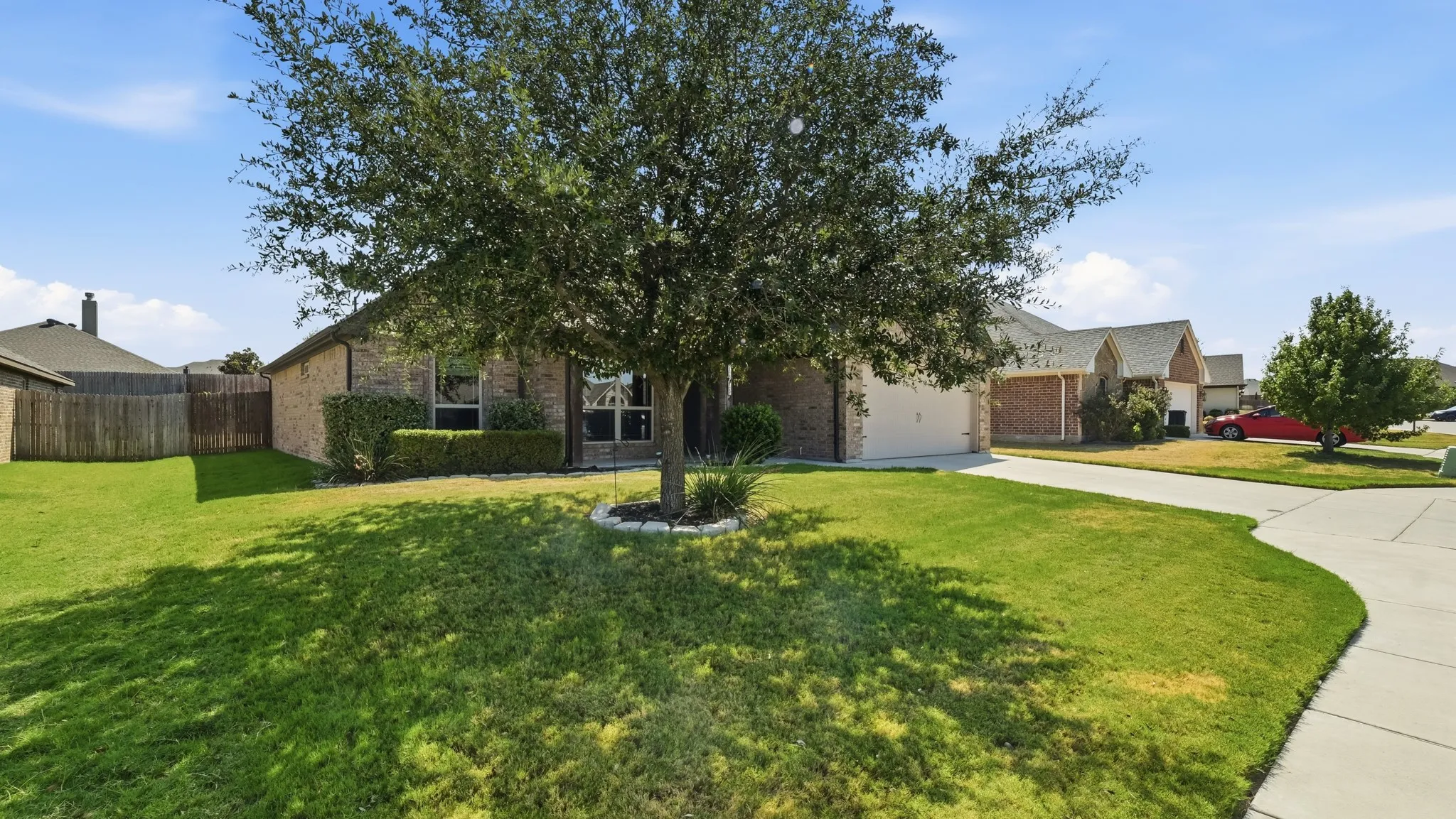 Single Family Residence For Sale in Parker County , 1813 Town Creek Circle, Weatherford, Texas 76086, 3 Bedroom, 3 Bathroom, 2 Garage spaces, 1,463 Sqft, built in 2017, mls#21368094, Real Estate Agent in Weatherford, Homes For Sale in Parker county, Homes For Sale in Weatherford, Realtor in Weatherford Texas, Real Estate Brokerage Independent Realty Texas, Luminita Cordes Realtor