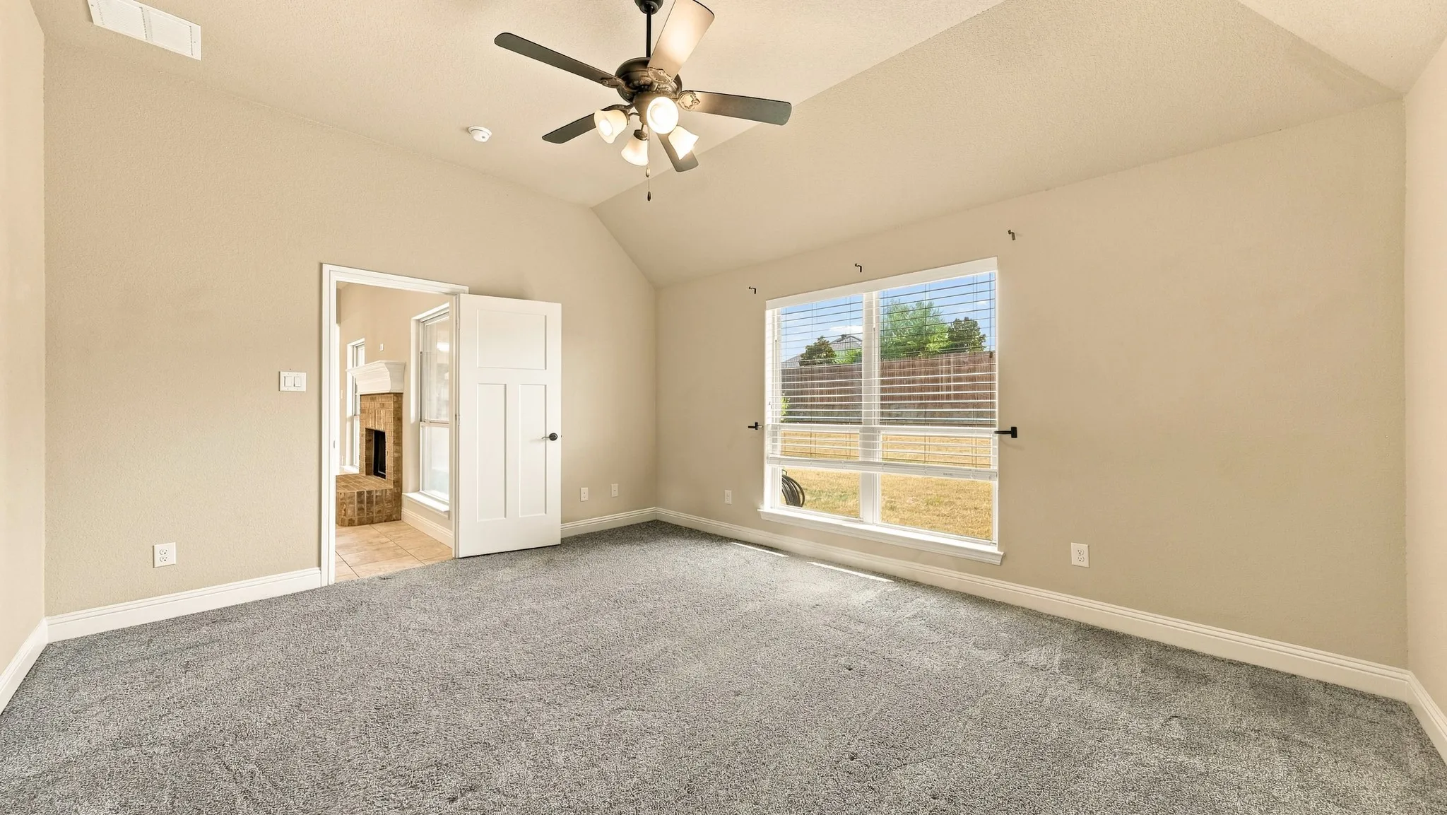 Single Family Residence For Sale in Parker County , 1813 Town Creek Circle, Weatherford, Texas 76086, 3 Bedroom, 3 Bathroom, 2 Garage spaces, 1,463 Sqft, built in 2017, mls#21368094, Real Estate Agent in Weatherford, Homes For Sale in Parker county, Homes For Sale in Weatherford, Realtor in Weatherford Texas, Real Estate Brokerage Independent Realty Texas, Luminita Cordes Realtor