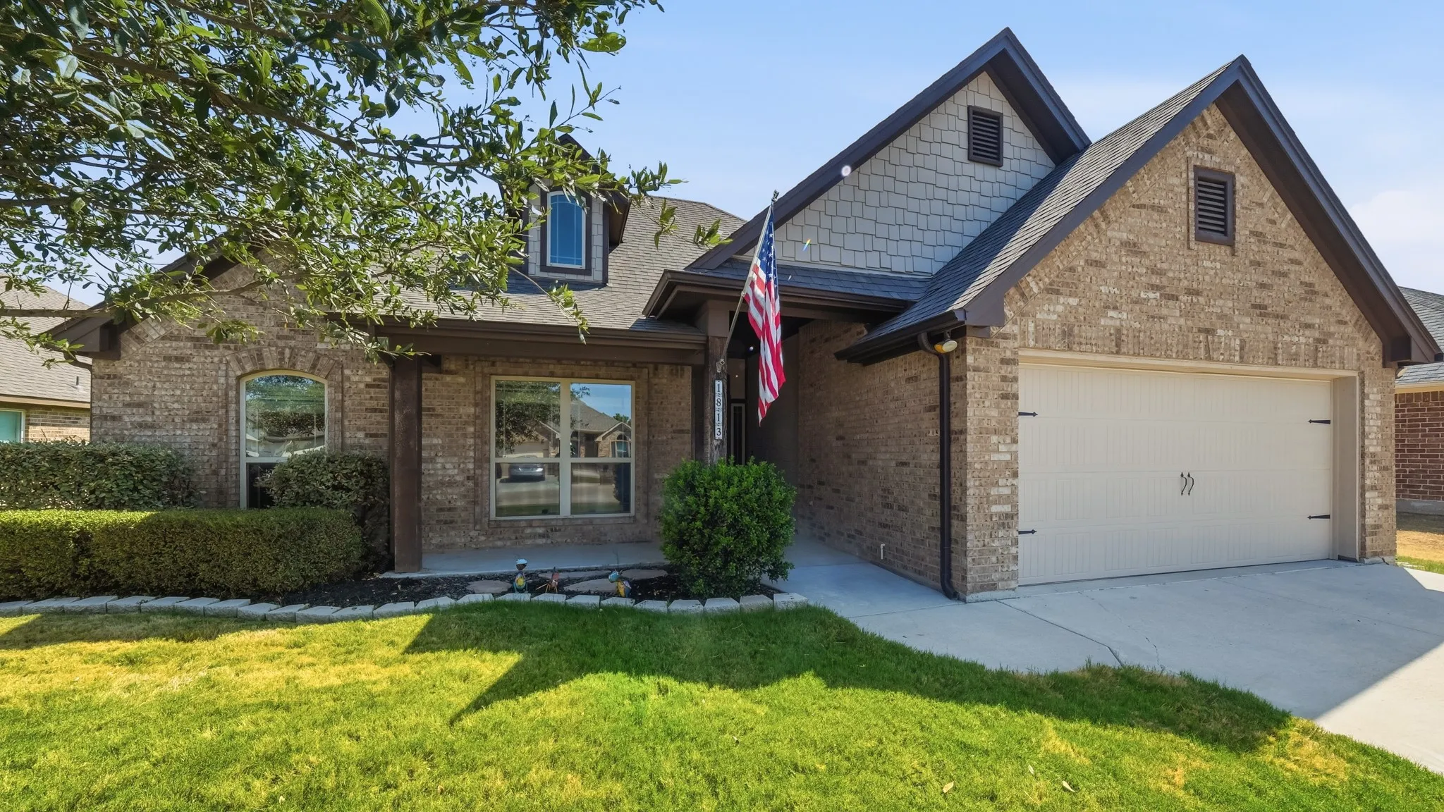 Single Family Residence For Sale in Parker County , 1813 Town Creek Circle, Weatherford, Texas 76086, 3 Bedroom, 3 Bathroom, 2 Garage spaces, 1,463 Sqft, built in 2017, mls#21368094, Real Estate Agent in Weatherford, Homes For Sale in Parker county, Homes For Sale in Weatherford, Realtor in Weatherford Texas, Real Estate Brokerage Independent Realty Texas, Luminita Cordes Realtor