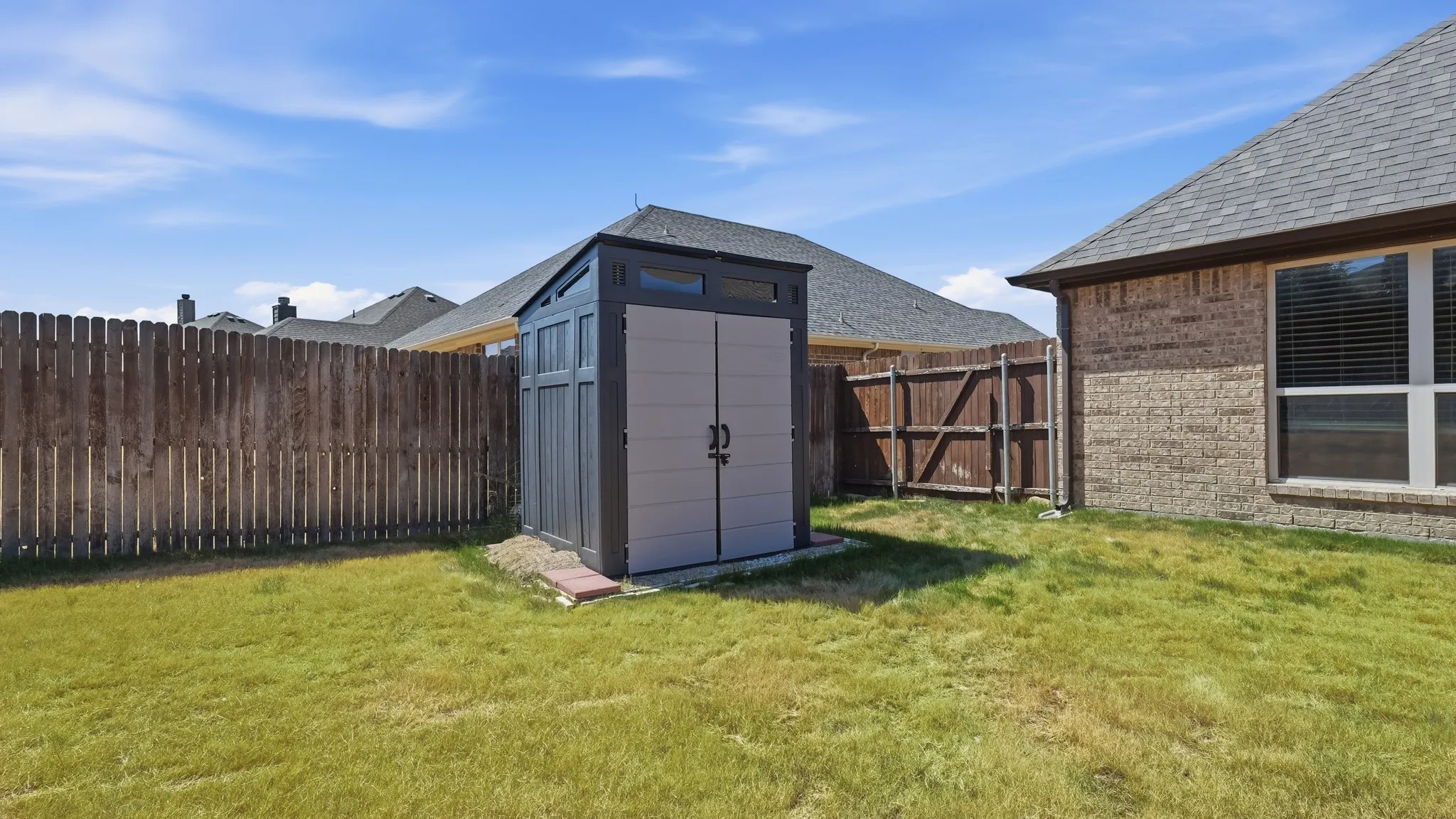 Single Family Residence For Sale in Parker County , 1813 Town Creek Circle, Weatherford, Texas 76086, 3 Bedroom, 3 Bathroom, 2 Garage spaces, 1,463 Sqft, built in 2017, mls#21368094, Real Estate Agent in Weatherford, Homes For Sale in Parker county, Homes For Sale in Weatherford, Realtor in Weatherford Texas, Real Estate Brokerage Independent Realty Texas, Luminita Cordes Realtor
