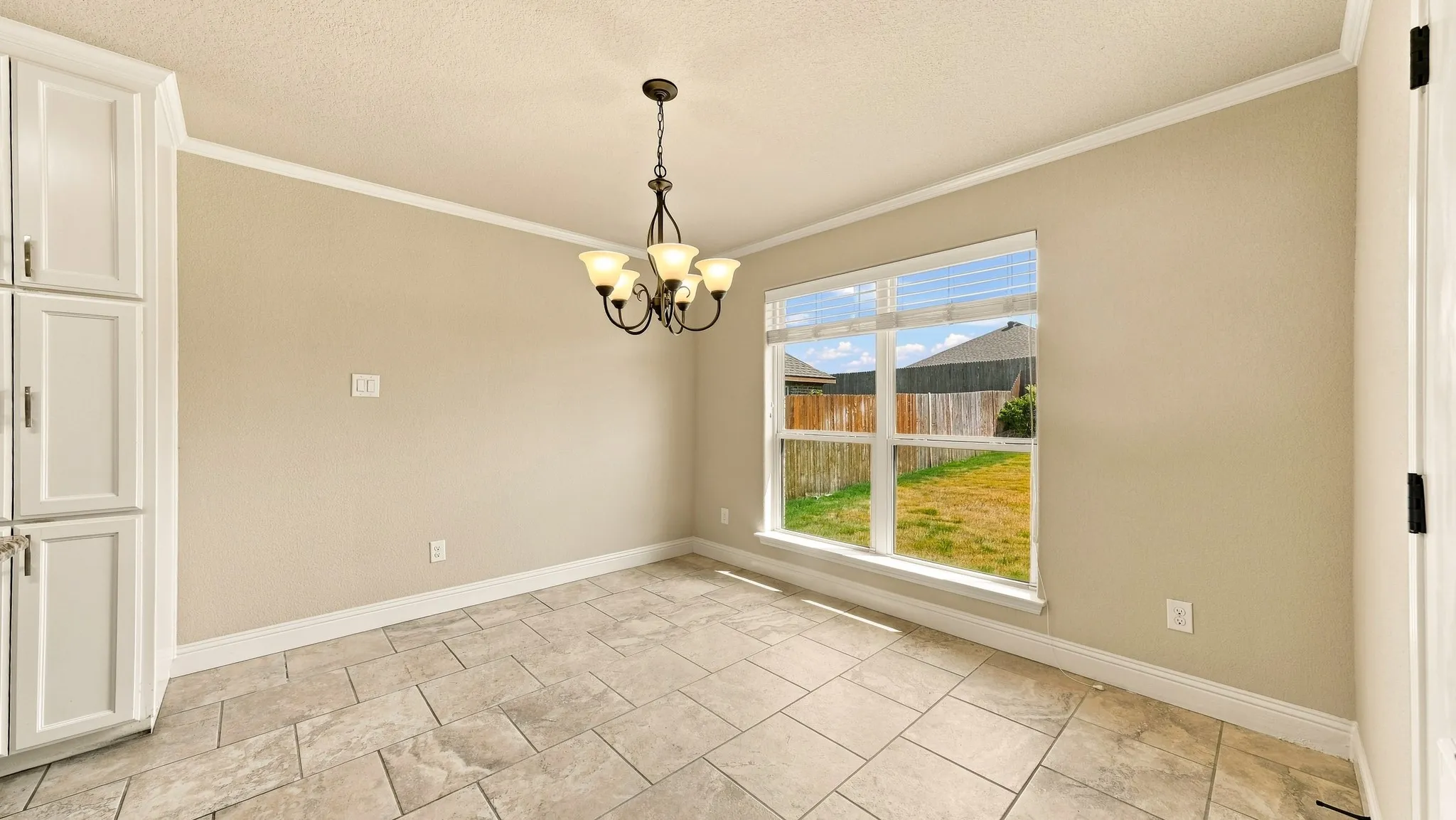 Single Family Residence For Sale in Parker County , 1813 Town Creek Circle, Weatherford, Texas 76086, 3 Bedroom, 3 Bathroom, 2 Garage spaces, 1,463 Sqft, built in 2017, mls#21368094, Real Estate Agent in Weatherford, Homes For Sale in Parker county, Homes For Sale in Weatherford, Realtor in Weatherford Texas, Real Estate Brokerage Independent Realty Texas, Luminita Cordes Realtor