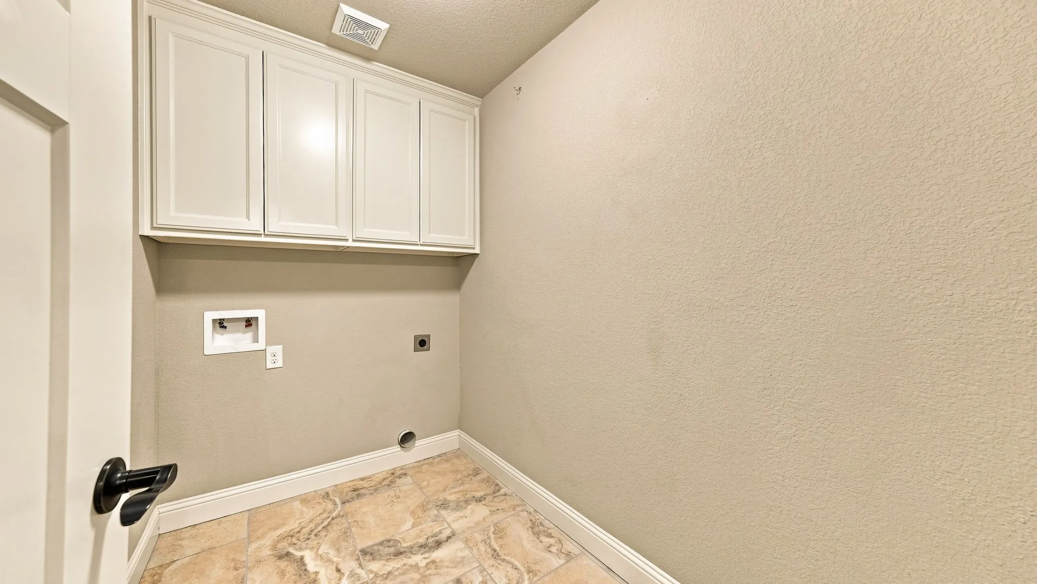 Single Family Residence For Sale in Parker County , 1813 Town Creek Circle, Weatherford, Texas 76086, 3 Bedroom, 3 Bathroom, 2 Garage spaces, 1,463 Sqft, built in 2017, mls#21368094, Real Estate Agent in Weatherford, Homes For Sale in Parker county, Homes For Sale in Weatherford, Realtor in Weatherford Texas, Real Estate Brokerage Independent Realty Texas, Luminita Cordes Realtor