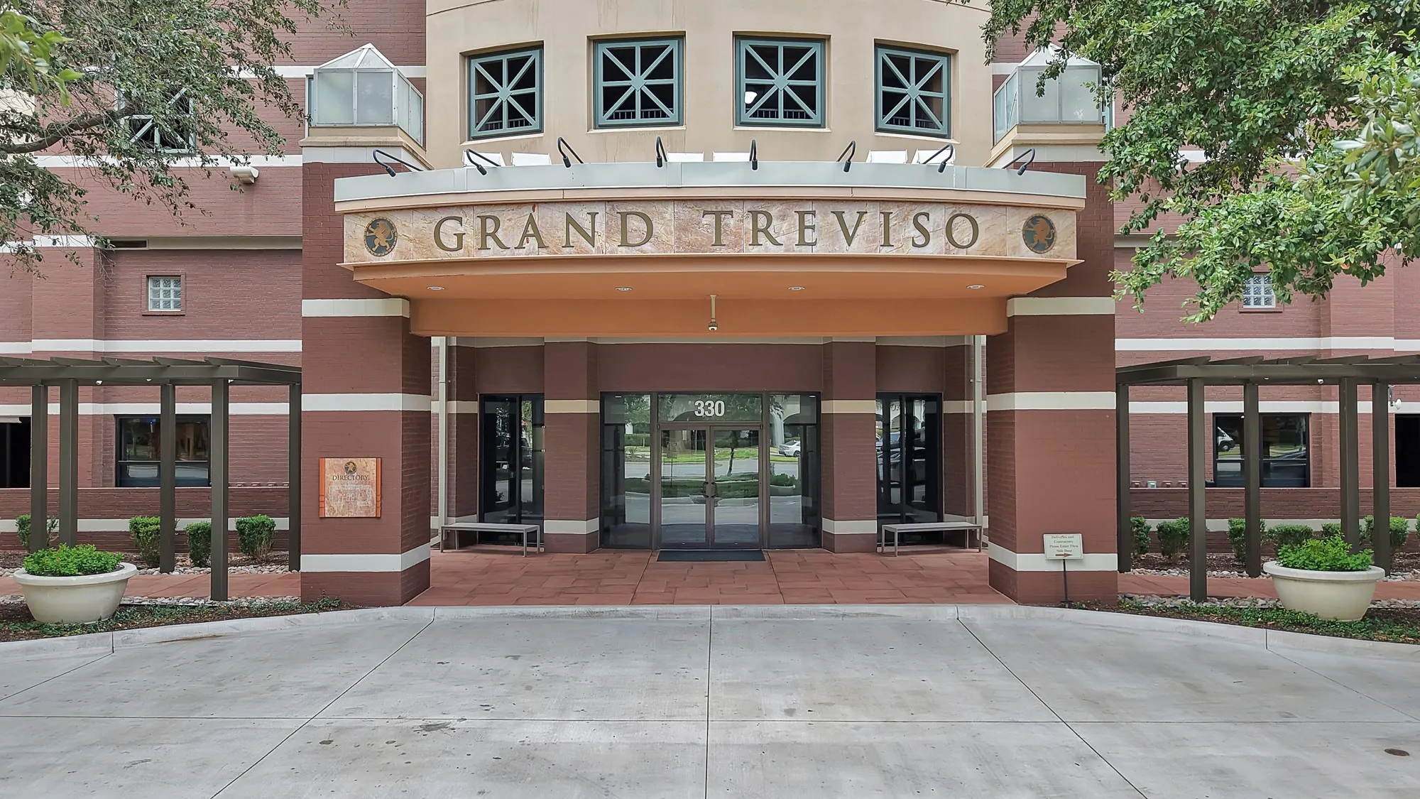 Condominium For Sale in Dallas County , 330 Las Colinas Boulevard E 338, Irving, Texas 75039, 1 Bedroom, 1 Bathroom, 1 Garage spaces, 805 Sqft, built in 2001, mls#21370587, Real Estate Agent in Irving, Homes For Sale in Dallas county, Homes For Sale in Irving, Realtor in Irving Texas, Real Estate Brokerage Independent Realty Texas, Luminita Cordes Realtor