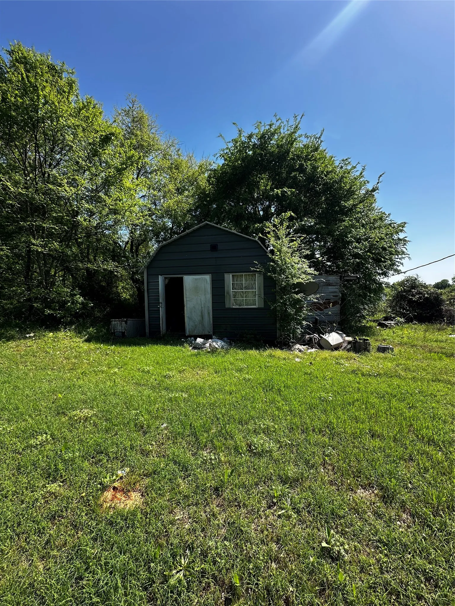 Single Family Residence For Sale in Kaufman County , 18277 Woodruff Lane, Kemp, Texas 75143, 2 Bedroom, 1 Bathroom, Garage spaces, 1,596 Sqft, built in 1986, mls#21363512, Real Estate Agent in Kemp, Homes For Sale in Kaufman county, Homes For Sale in Kemp, Realtor in Kemp Texas, Real Estate Brokerage Independent Realty Texas, Luminita Cordes Realtor