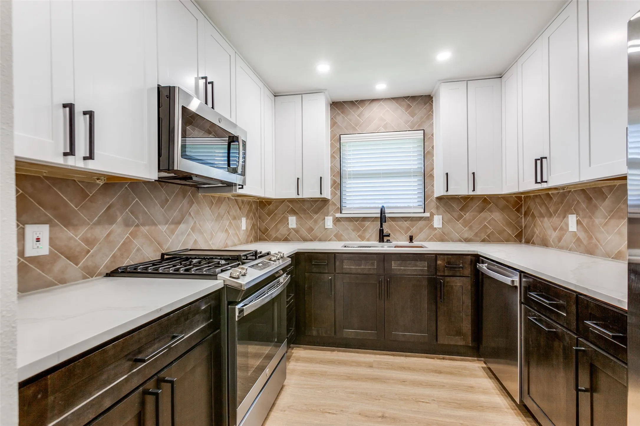 Duplex For Rent in Collin County , 2822 Clear Springs Drive, Plano, Texas 75075, 3 Bedroom, 2 Bathroom, 2 Garage spaces, 1,584 Sqft, built in 1973, mls#21370566, Real Estate Agent in Plano, Homes For Rent in Collin county, Homes For Rent in Plano, Realtor in Plano Texas, Real Estate Brokerage Independent Realty Texas, Luminita Cordes Realtor