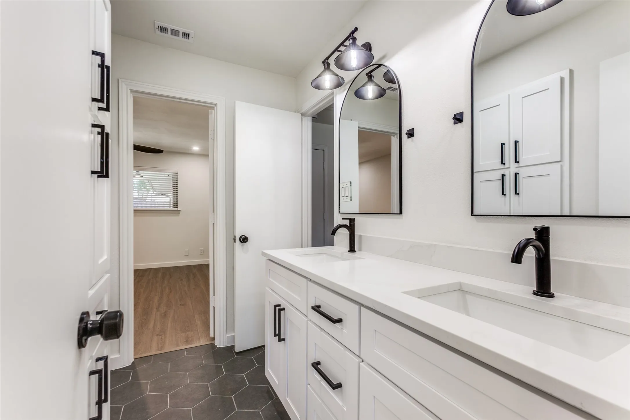 Duplex For Rent in Collin County , 2822 Clear Springs Drive, Plano, Texas 75075, 3 Bedroom, 2 Bathroom, 2 Garage spaces, 1,584 Sqft, built in 1973, mls#21370566, Real Estate Agent in Plano, Homes For Rent in Collin county, Homes For Rent in Plano, Realtor in Plano Texas, Real Estate Brokerage Independent Realty Texas, Luminita Cordes Realtor