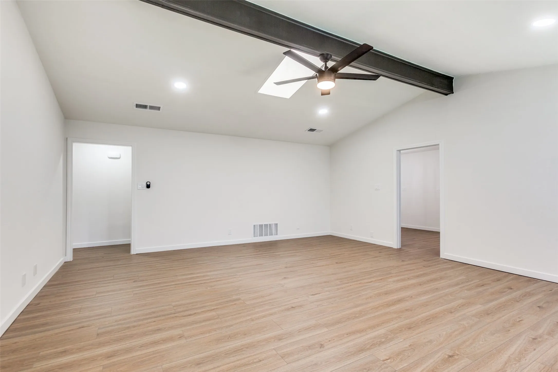 Duplex For Rent in Collin County , 2822 Clear Springs Drive, Plano, Texas 75075, 3 Bedroom, 2 Bathroom, 2 Garage spaces, 1,584 Sqft, built in 1973, mls#21370566, Real Estate Agent in Plano, Homes For Rent in Collin county, Homes For Rent in Plano, Realtor in Plano Texas, Real Estate Brokerage Independent Realty Texas, Luminita Cordes Realtor