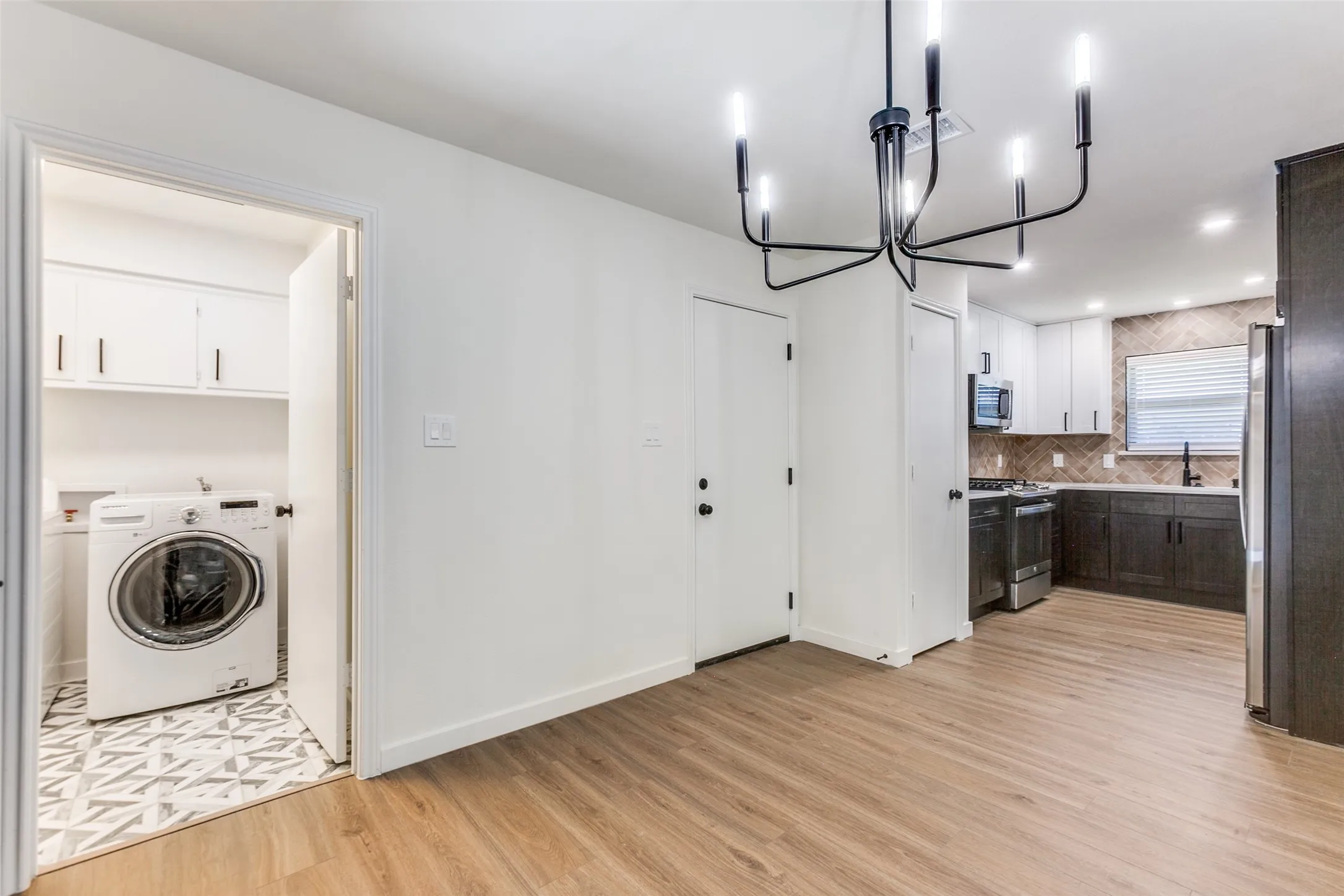 Duplex For Rent in Collin County , 2822 Clear Springs Drive, Plano, Texas 75075, 3 Bedroom, 2 Bathroom, 2 Garage spaces, 1,584 Sqft, built in 1973, mls#21370566, Real Estate Agent in Plano, Homes For Rent in Collin county, Homes For Rent in Plano, Realtor in Plano Texas, Real Estate Brokerage Independent Realty Texas, Luminita Cordes Realtor