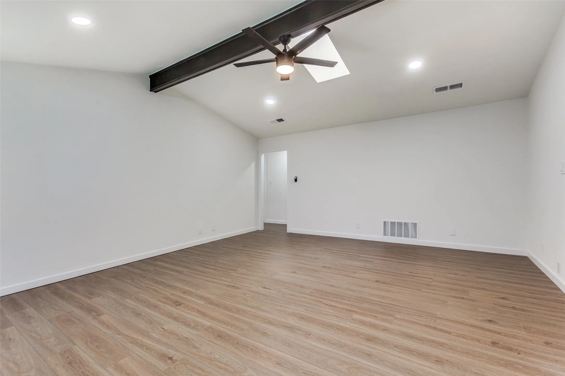 Duplex For Rent in Collin County , 2822 Clear Springs Drive, Plano, Texas 75075, 3 Bedroom, 2 Bathroom, 2 Garage spaces, 1,584 Sqft, built in 1973, mls#21370566, Real Estate Agent in Plano, Homes For Rent in Collin county, Homes For Rent in Plano, Realtor in Plano Texas, Real Estate Brokerage Independent Realty Texas, Luminita Cordes Realtor