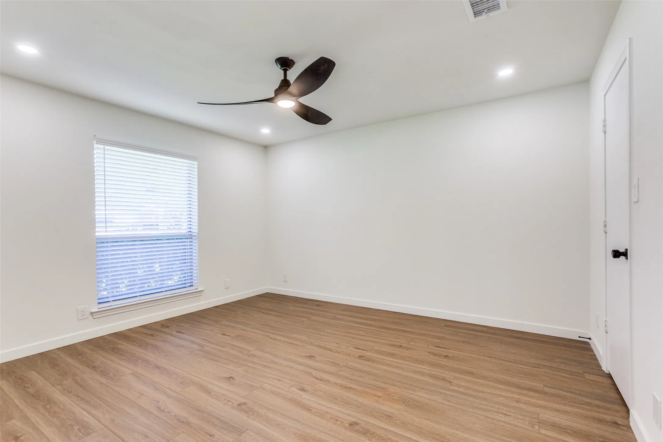 Duplex For Rent in Collin County , 2822 Clear Springs Drive, Plano, Texas 75075, 3 Bedroom, 2 Bathroom, 2 Garage spaces, 1,584 Sqft, built in 1973, mls#21370566, Real Estate Agent in Plano, Homes For Rent in Collin county, Homes For Rent in Plano, Realtor in Plano Texas, Real Estate Brokerage Independent Realty Texas, Luminita Cordes Realtor