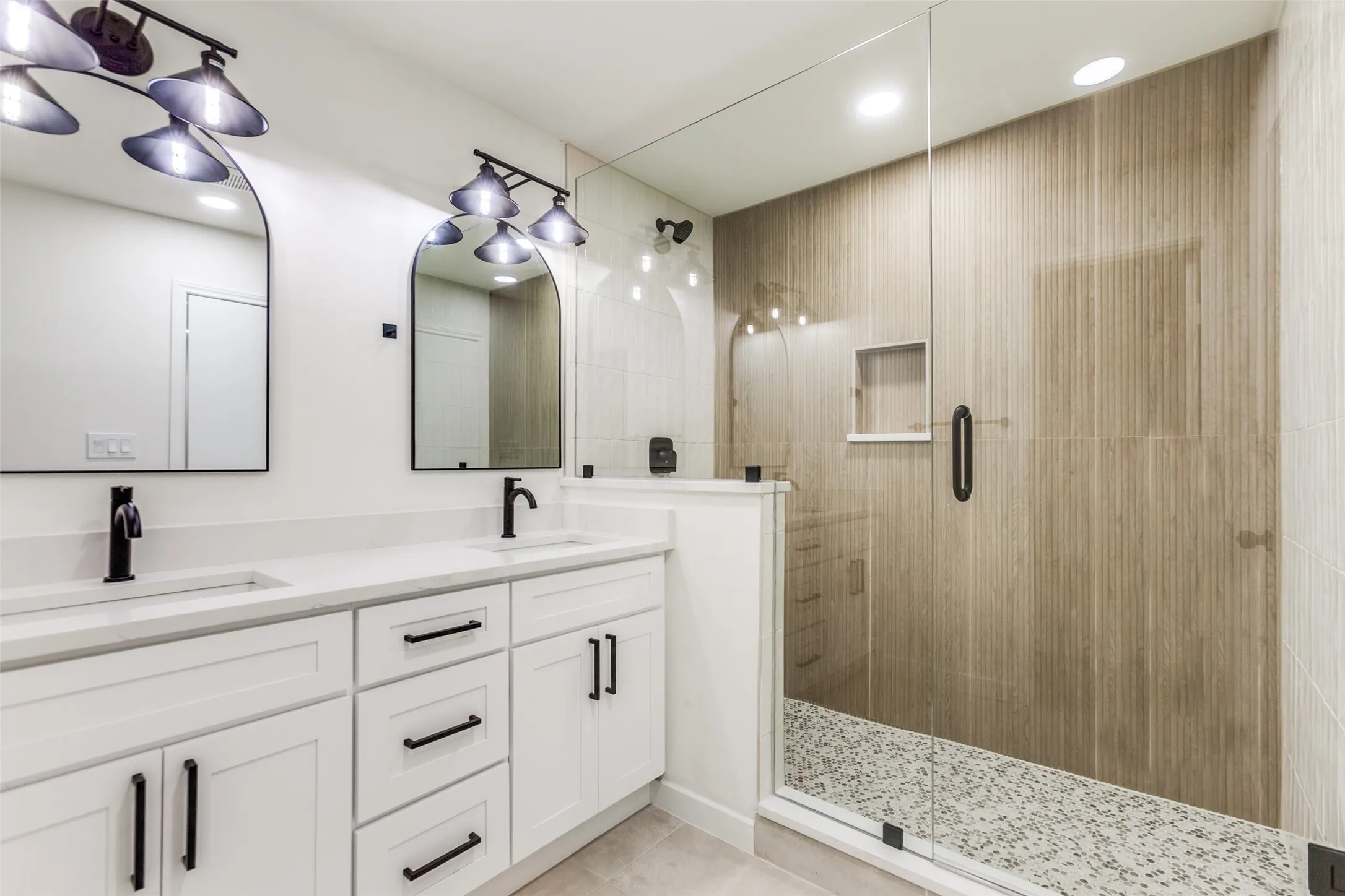 Duplex For Rent in Collin County , 2822 Clear Springs Drive, Plano, Texas 75075, 3 Bedroom, 2 Bathroom, 2 Garage spaces, 1,584 Sqft, built in 1973, mls#21370566, Real Estate Agent in Plano, Homes For Rent in Collin county, Homes For Rent in Plano, Realtor in Plano Texas, Real Estate Brokerage Independent Realty Texas, Luminita Cordes Realtor