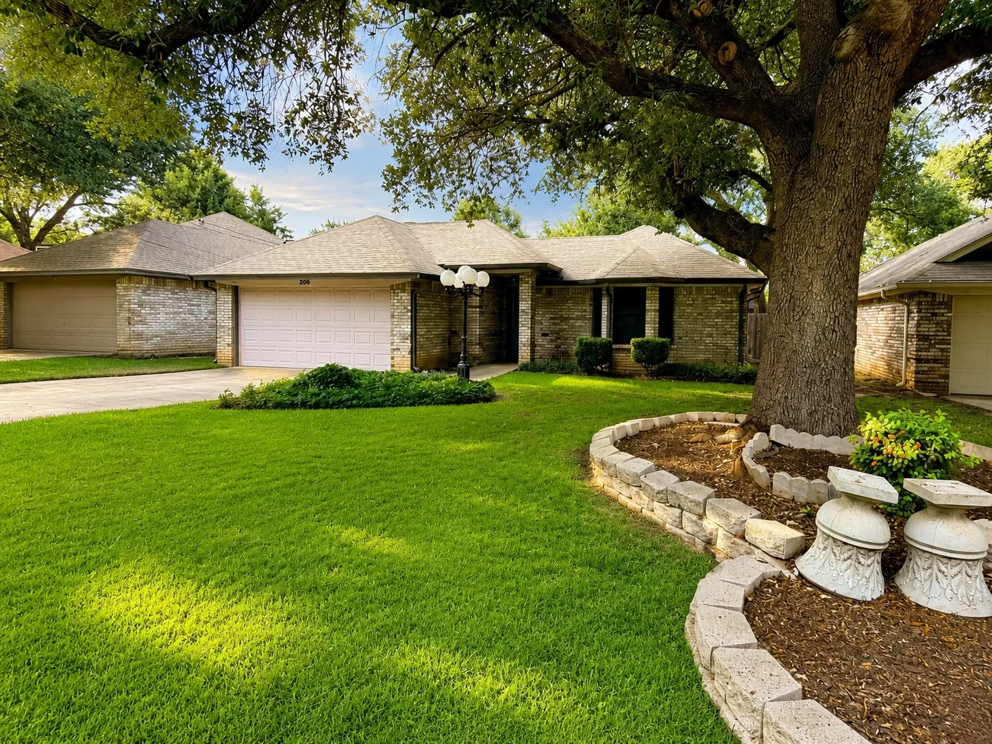 Single Family Residence For Sale in Tarrant County , 206 Pecan Drive, Westworth Village, Texas 76114, 3 Bedroom, 2 Bathroom, 2 Garage spaces, 1,476 Sqft, built in 1986, mls#21370596, Real Estate Agent in Westworth Village, Homes For Sale in Tarrant county, Homes For Sale in Westworth Village, Realtor in Westworth Village Texas, Real Estate Brokerage Independent Realty Texas, Luminita Cordes Realtor