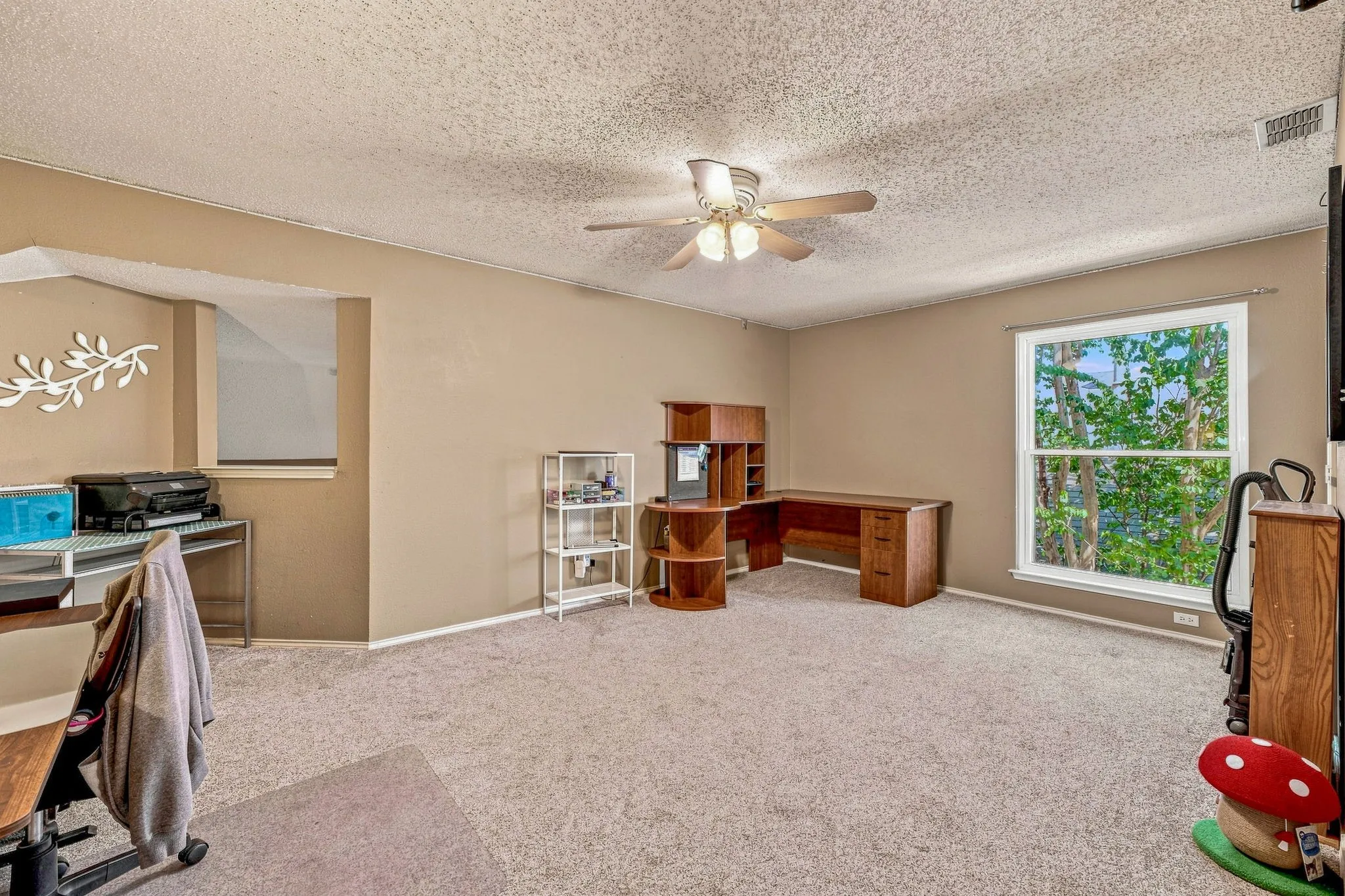 Single Family Residence For Sale in Tarrant County , 6913 Chaco Trail, Fort Worth, Texas 76137, 3 Bedroom, 3 Bathroom, 2 Garage spaces, 2,097 Sqft, built in 1997, mls#21370591, Real Estate Agent in Fort Worth, Homes For Sale in Tarrant county, Homes For Sale in Fort Worth, Realtor in Fort Worth Texas, Real Estate Brokerage Independent Realty Texas, Luminita Cordes Realtor