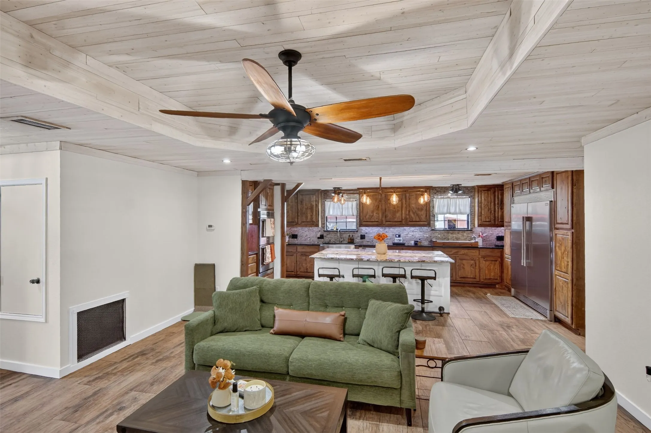 Single Family Residence For Sale in Tarrant County , 7200 Gillis Johnson Street, Fort Worth, Texas 76179, 4 Bedroom, 2 Bathroom, 2 Garage spaces, 2,236 Sqft, built in 1985, mls#21364303, Real Estate Agent in Fort Worth, Homes For Sale in Tarrant county, Homes For Sale in Fort Worth, Realtor in Fort Worth Texas, Real Estate Brokerage Independent Realty Texas, Luminita Cordes Realtor