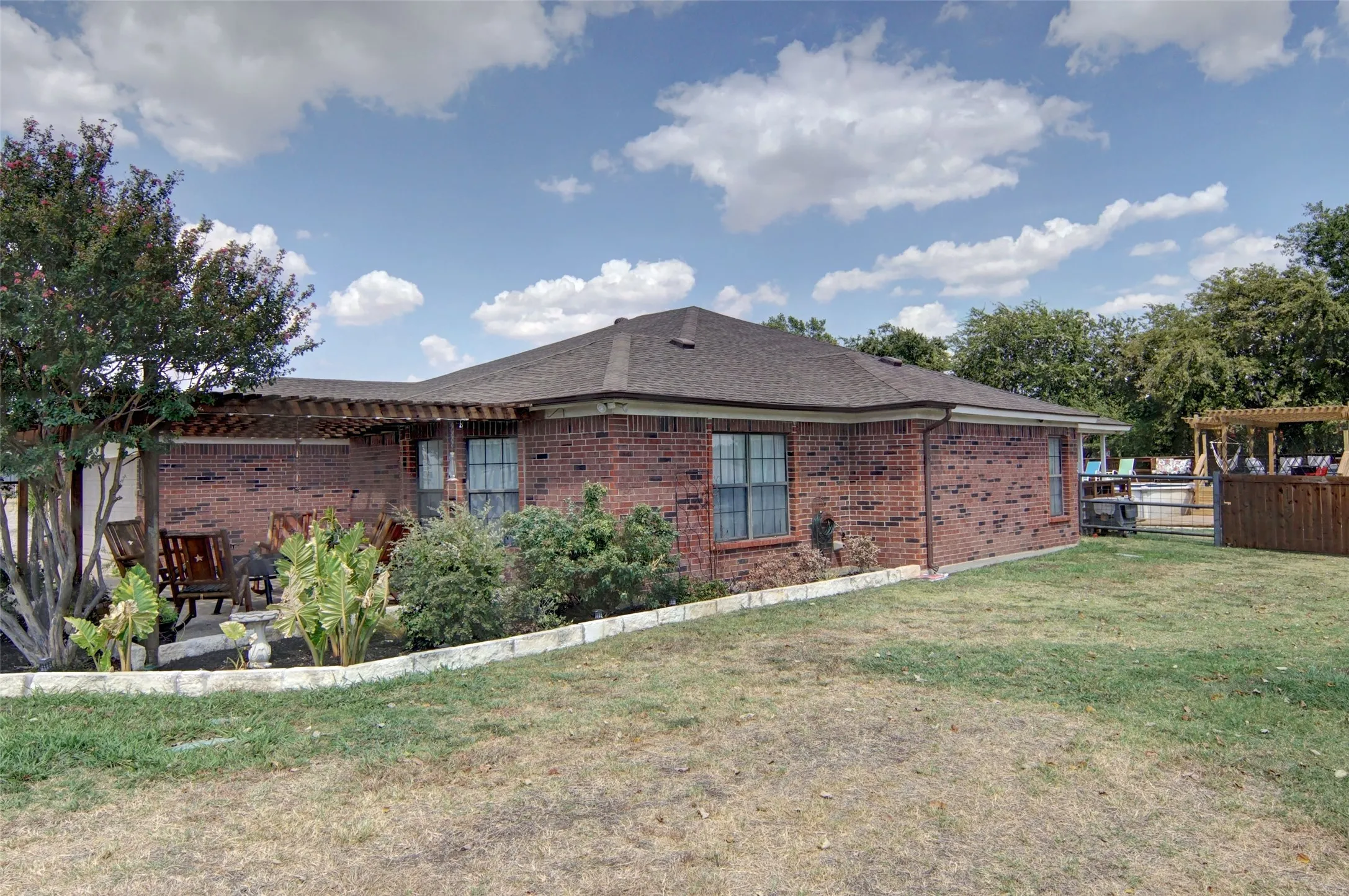 Single Family Residence For Sale in Tarrant County , 7200 Gillis Johnson Street, Fort Worth, Texas 76179, 4 Bedroom, 2 Bathroom, 2 Garage spaces, 2,236 Sqft, built in 1985, mls#21364303, Real Estate Agent in Fort Worth, Homes For Sale in Tarrant county, Homes For Sale in Fort Worth, Realtor in Fort Worth Texas, Real Estate Brokerage Independent Realty Texas, Luminita Cordes Realtor