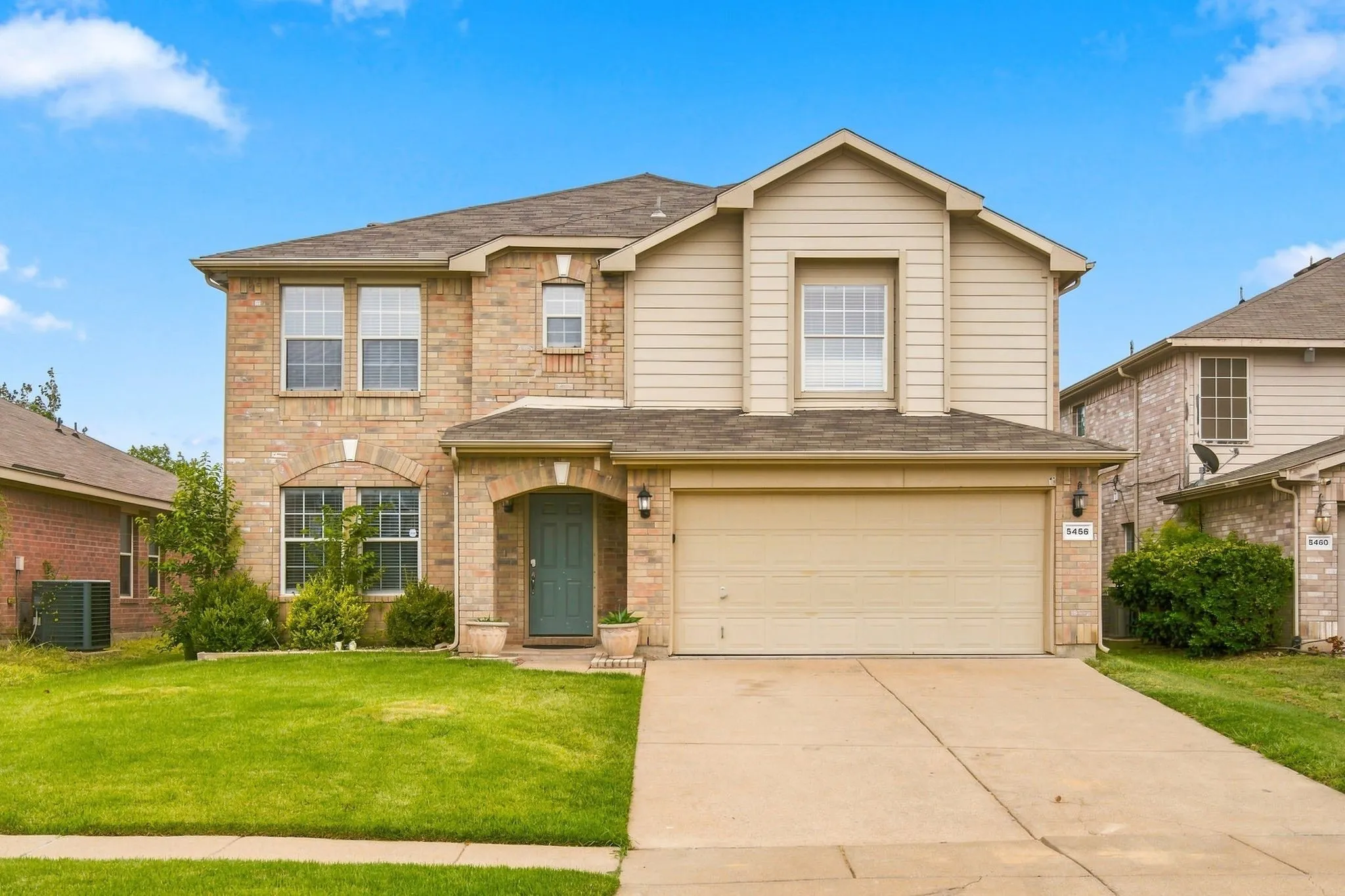 Single Family Residence For Rent in Dallas County , 5456 Maverick Drive, Grand Prairie, Texas 75052, 4 Bedroom, 3 Bathroom, 2 Garage spaces, 3,002 Sqft, built in 2004, mls#21370599, Real Estate Agent in Grand Prairie, Homes For Rent in Dallas county, Homes For Rent in Grand Prairie, Realtor in Grand Prairie Texas, Real Estate Brokerage Independent Realty Texas, Luminita Cordes Realtor