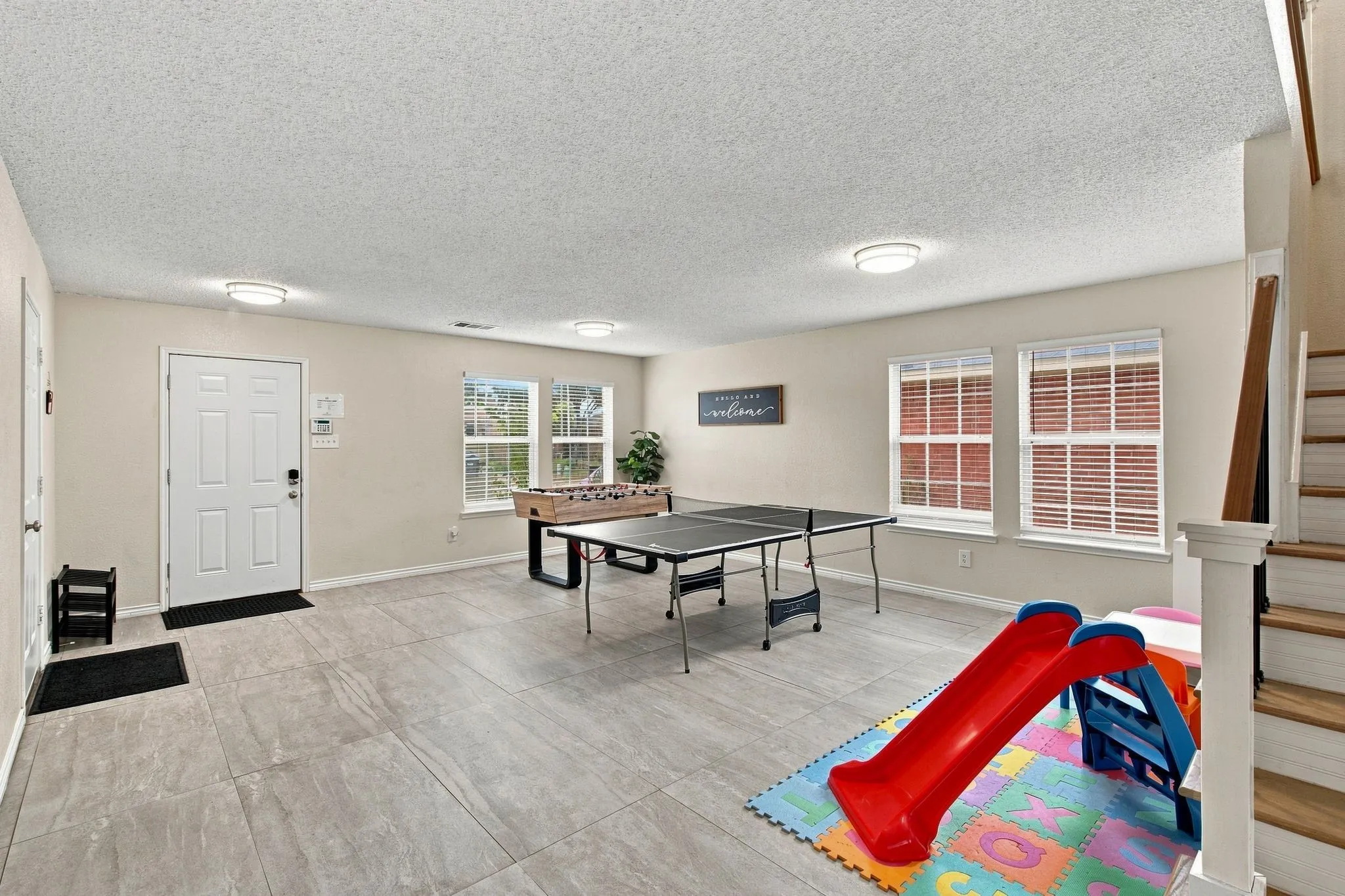 Single Family Residence For Rent in Dallas County , 5456 Maverick Drive, Grand Prairie, Texas 75052, 4 Bedroom, 3 Bathroom, 2 Garage spaces, 3,002 Sqft, built in 2004, mls#21370599, Real Estate Agent in Grand Prairie, Homes For Rent in Dallas county, Homes For Rent in Grand Prairie, Realtor in Grand Prairie Texas, Real Estate Brokerage Independent Realty Texas, Luminita Cordes Realtor