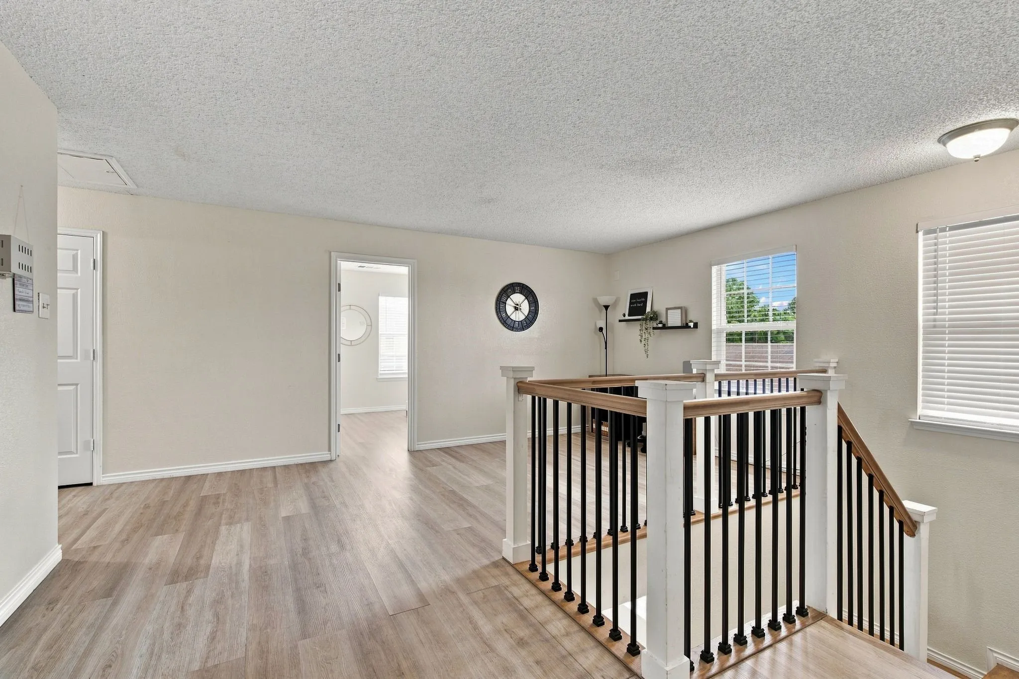 Single Family Residence For Rent in Dallas County , 5456 Maverick Drive, Grand Prairie, Texas 75052, 4 Bedroom, 3 Bathroom, 2 Garage spaces, 3,002 Sqft, built in 2004, mls#21370599, Real Estate Agent in Grand Prairie, Homes For Rent in Dallas county, Homes For Rent in Grand Prairie, Realtor in Grand Prairie Texas, Real Estate Brokerage Independent Realty Texas, Luminita Cordes Realtor