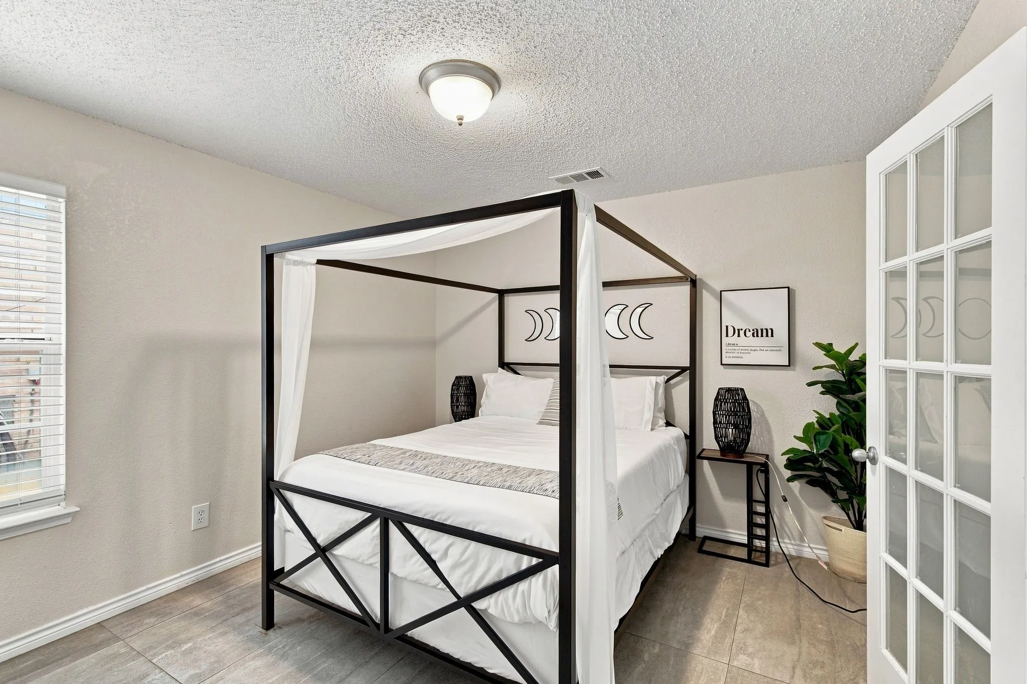 Single Family Residence For Rent in Dallas County , 5456 Maverick Drive, Grand Prairie, Texas 75052, 4 Bedroom, 3 Bathroom, 2 Garage spaces, 3,002 Sqft, built in 2004, mls#21370599, Real Estate Agent in Grand Prairie, Homes For Rent in Dallas county, Homes For Rent in Grand Prairie, Realtor in Grand Prairie Texas, Real Estate Brokerage Independent Realty Texas, Luminita Cordes Realtor